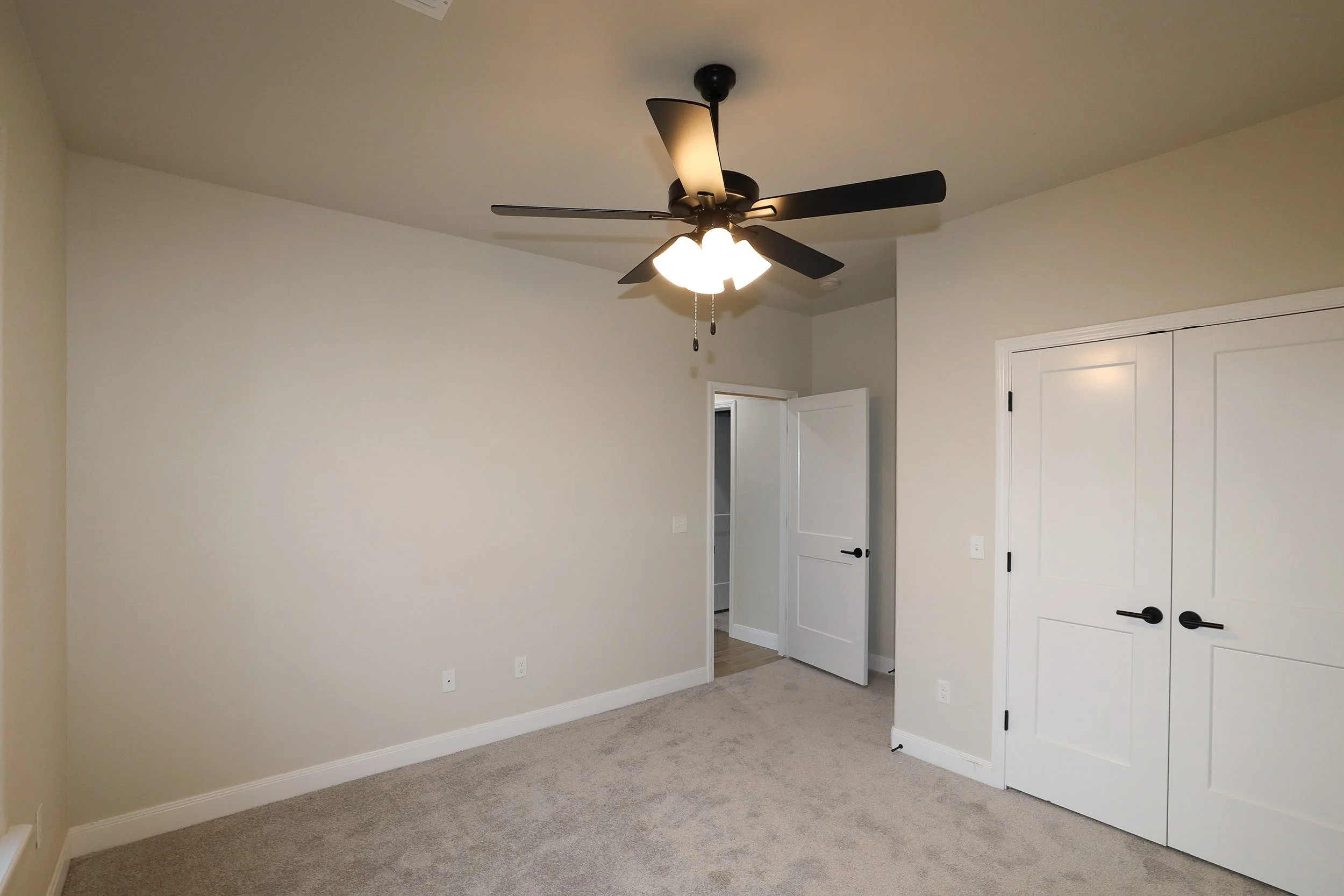 2nd Bedroom2.jpg