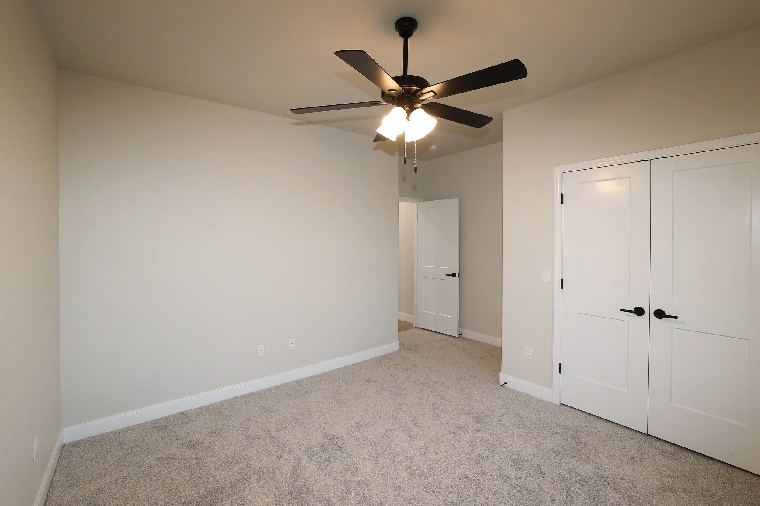 4th Bedroom2.jpg