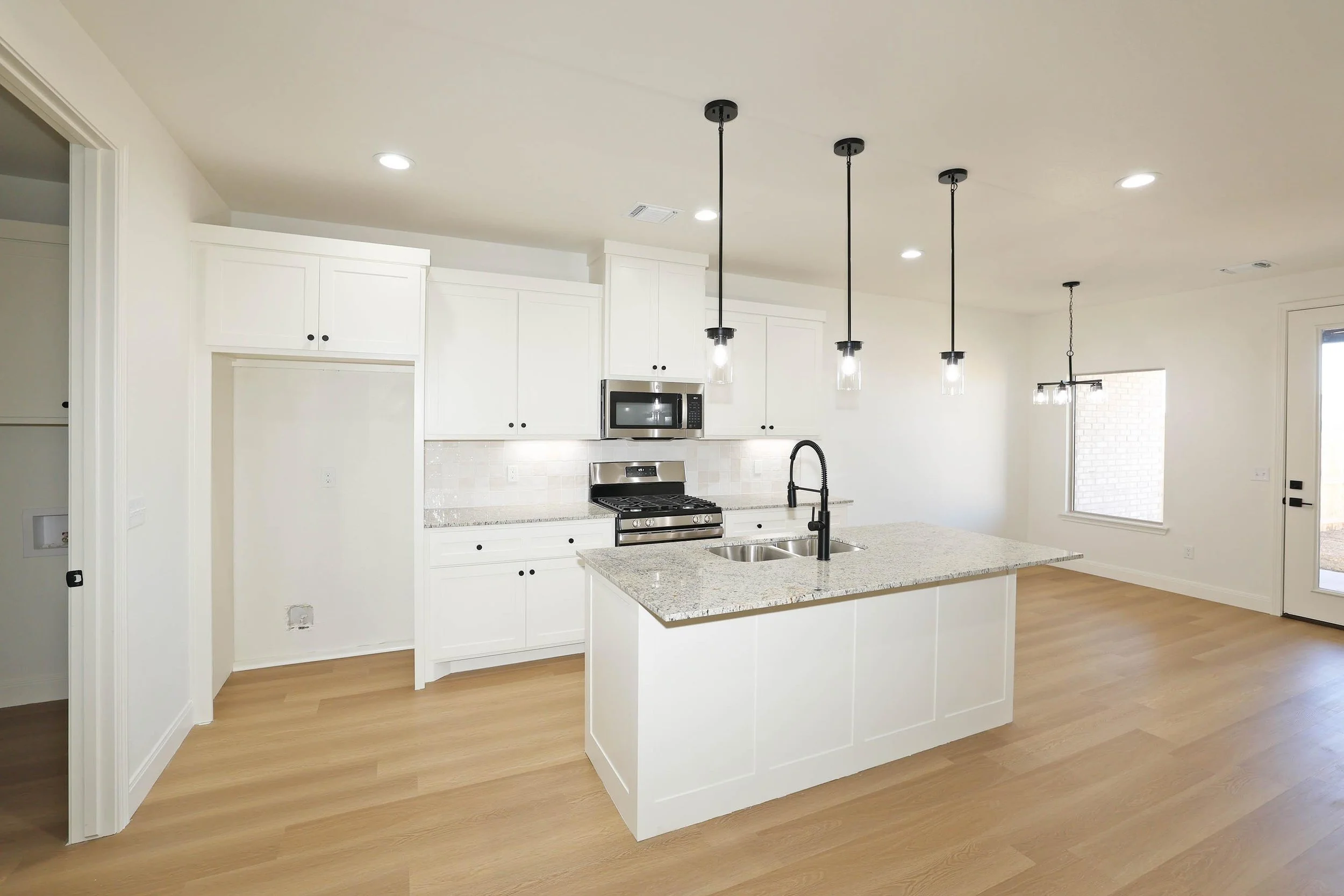 5-Kitchen & Dining.jpg
