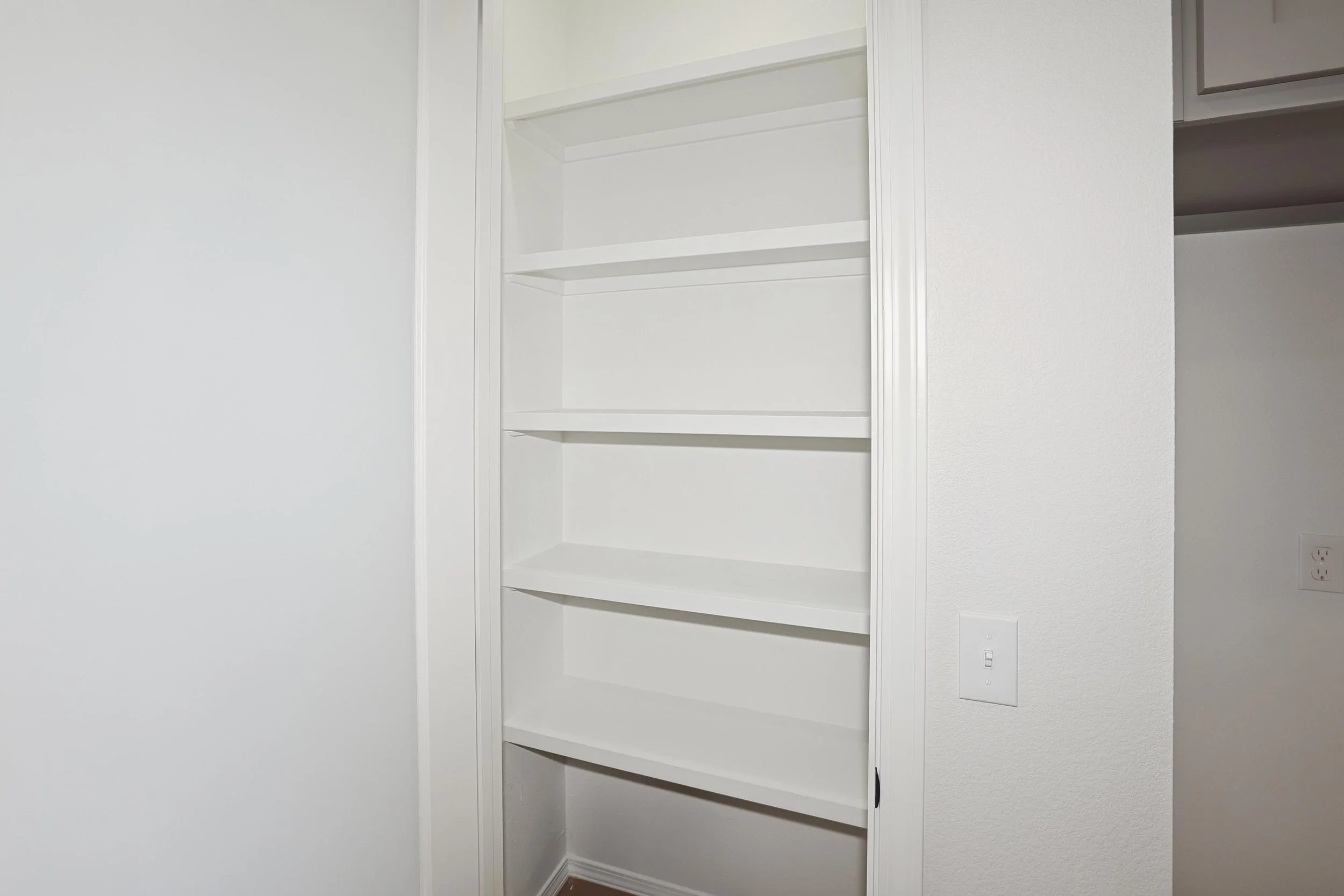 8-Pantry.jpg