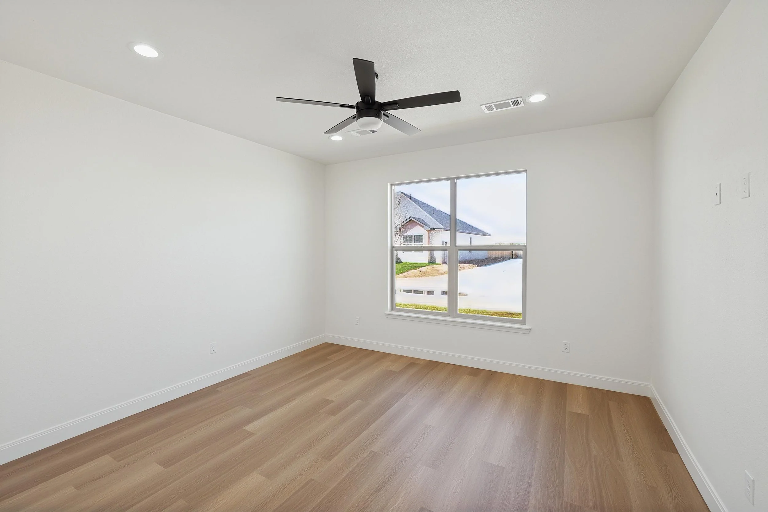 11-Primary Bedroom.jpg