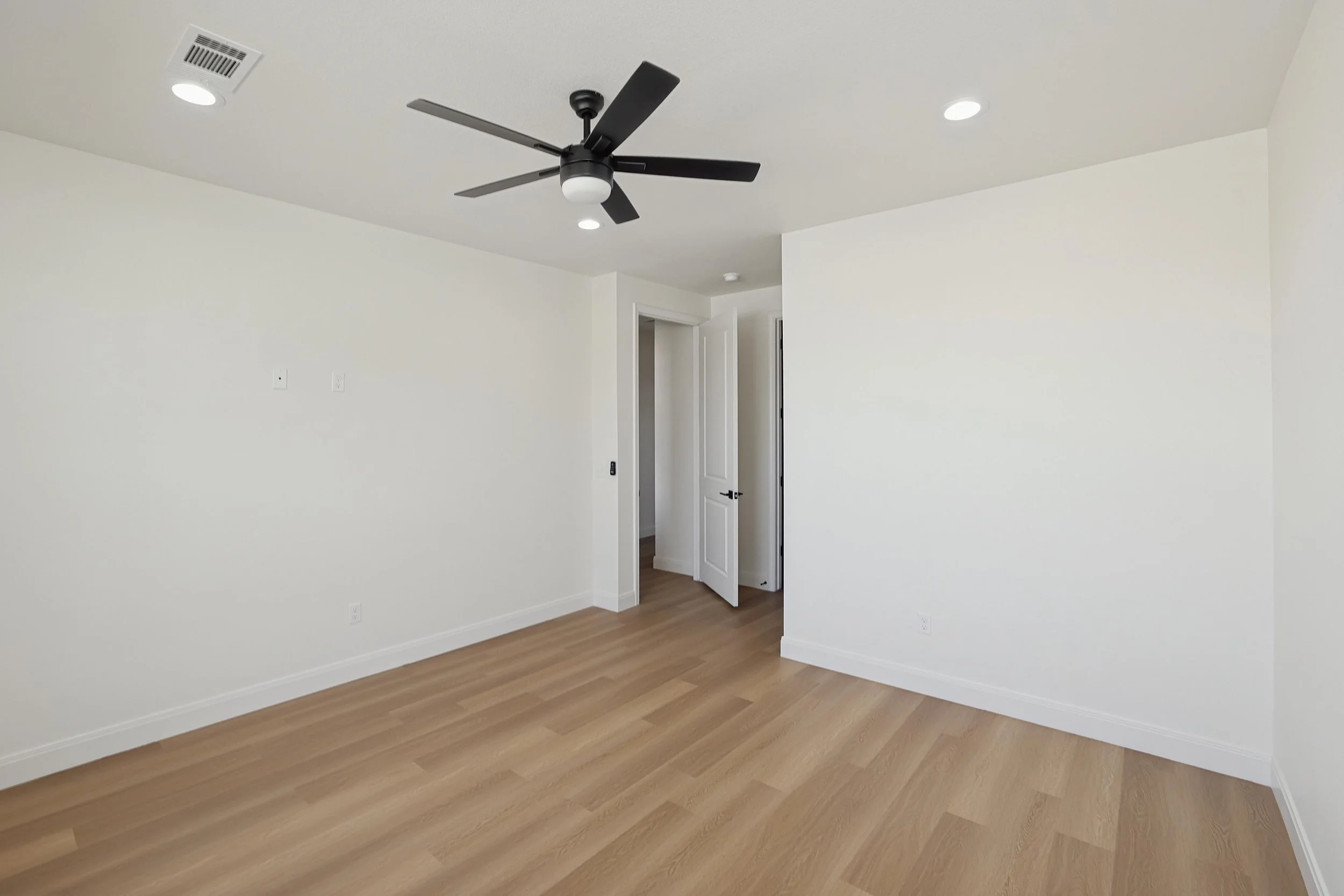 12-Primary Bedroom.jpg