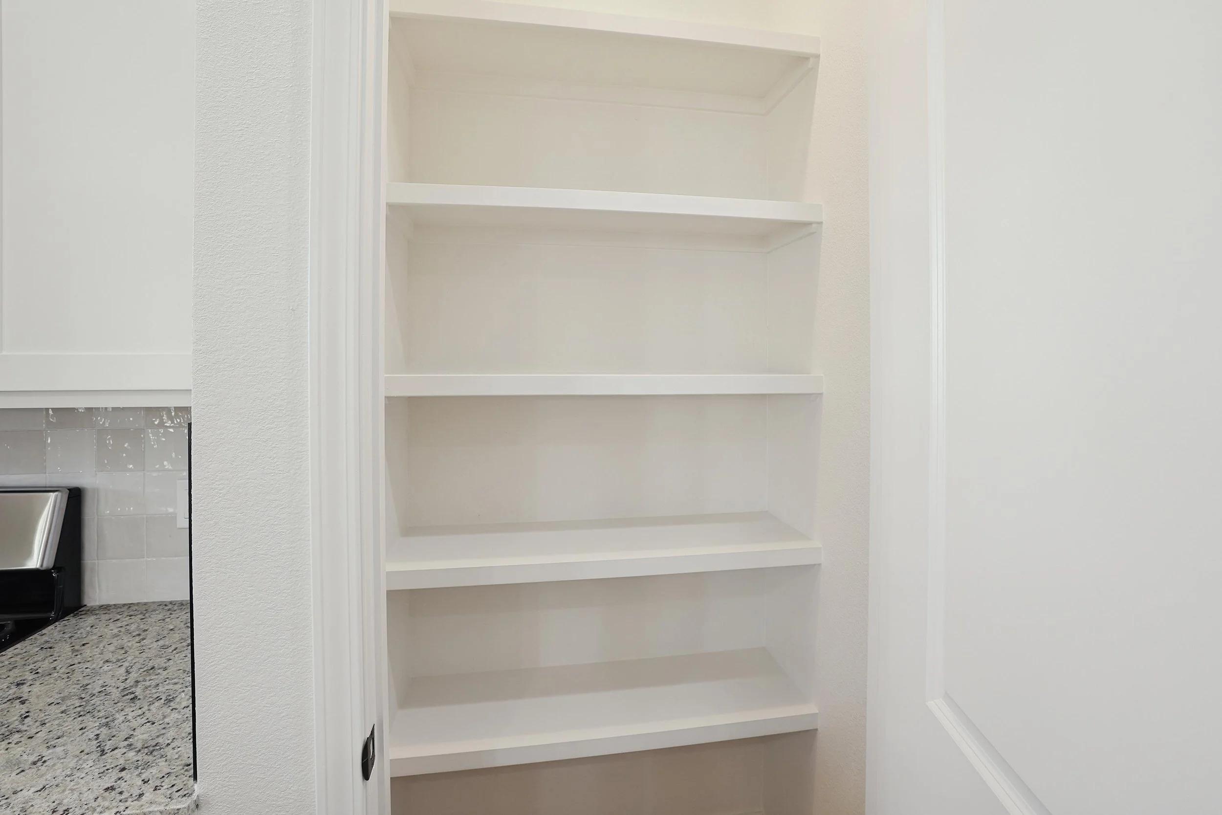 10-Kitchen Pantry.jpg