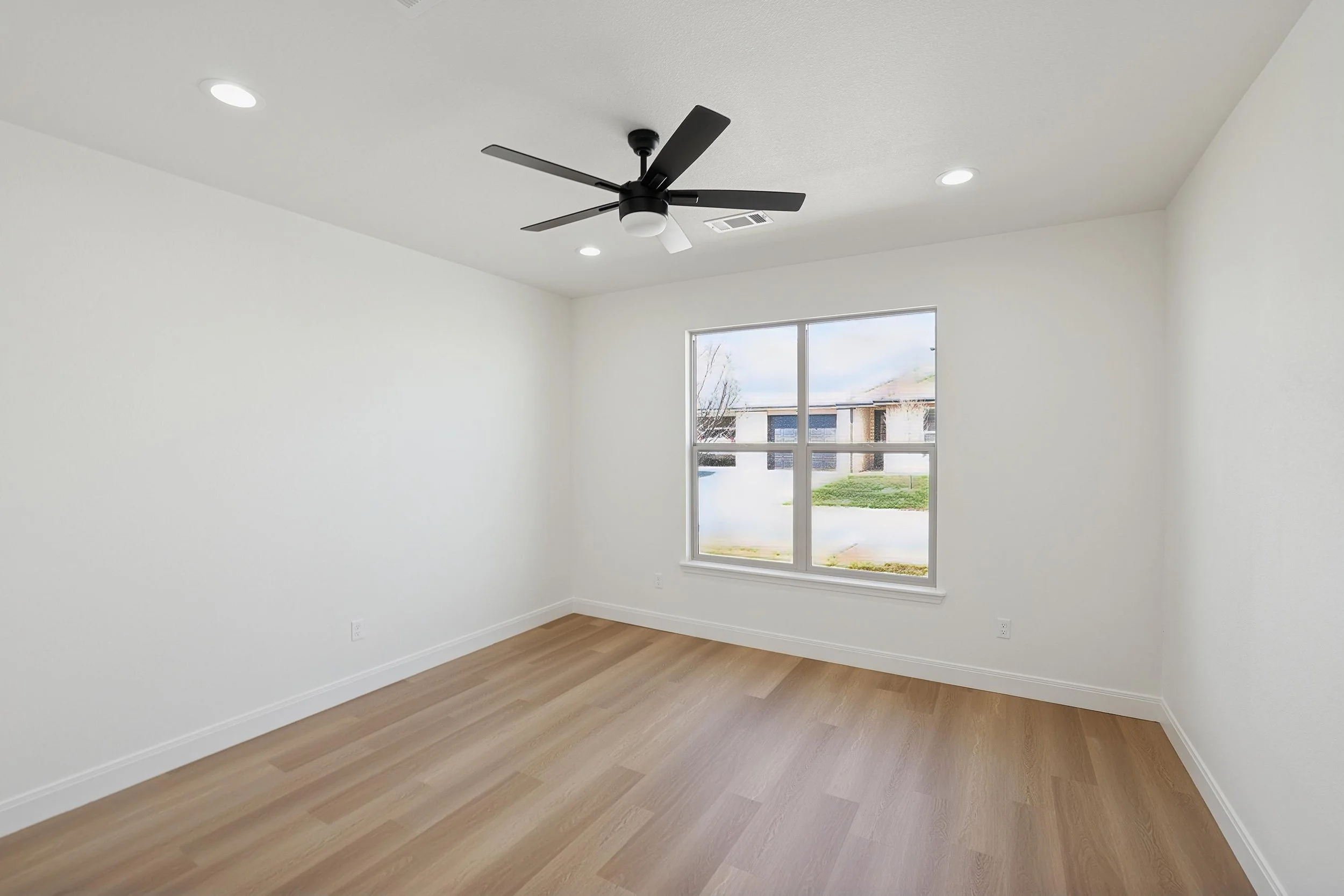 11-Primary Bedroom.jpg