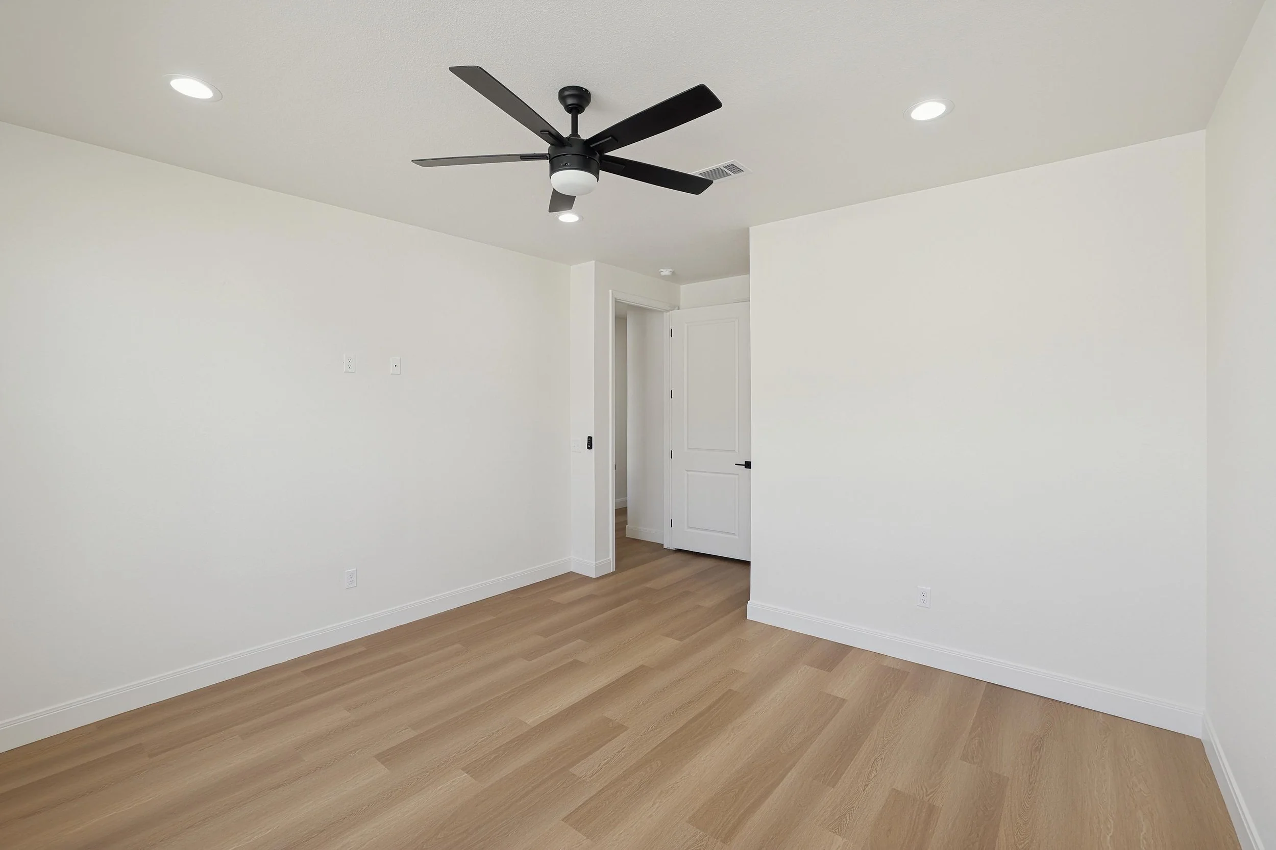 12-Primary Bedroom.jpg