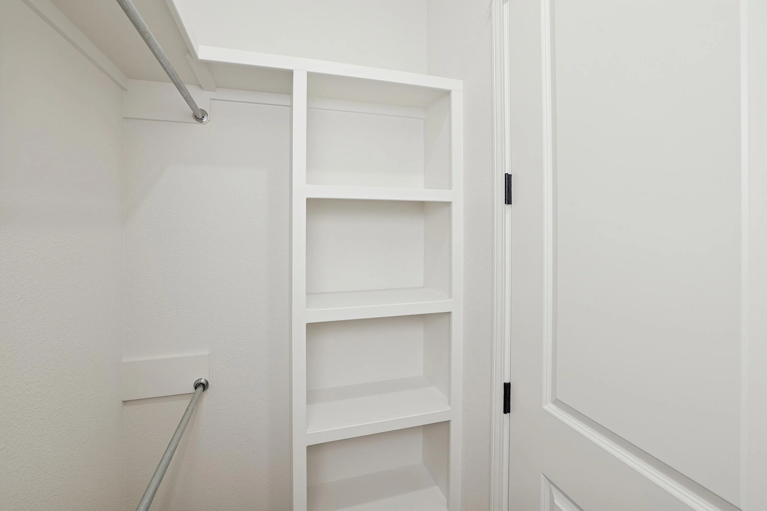 17-Primary Closet.jpg