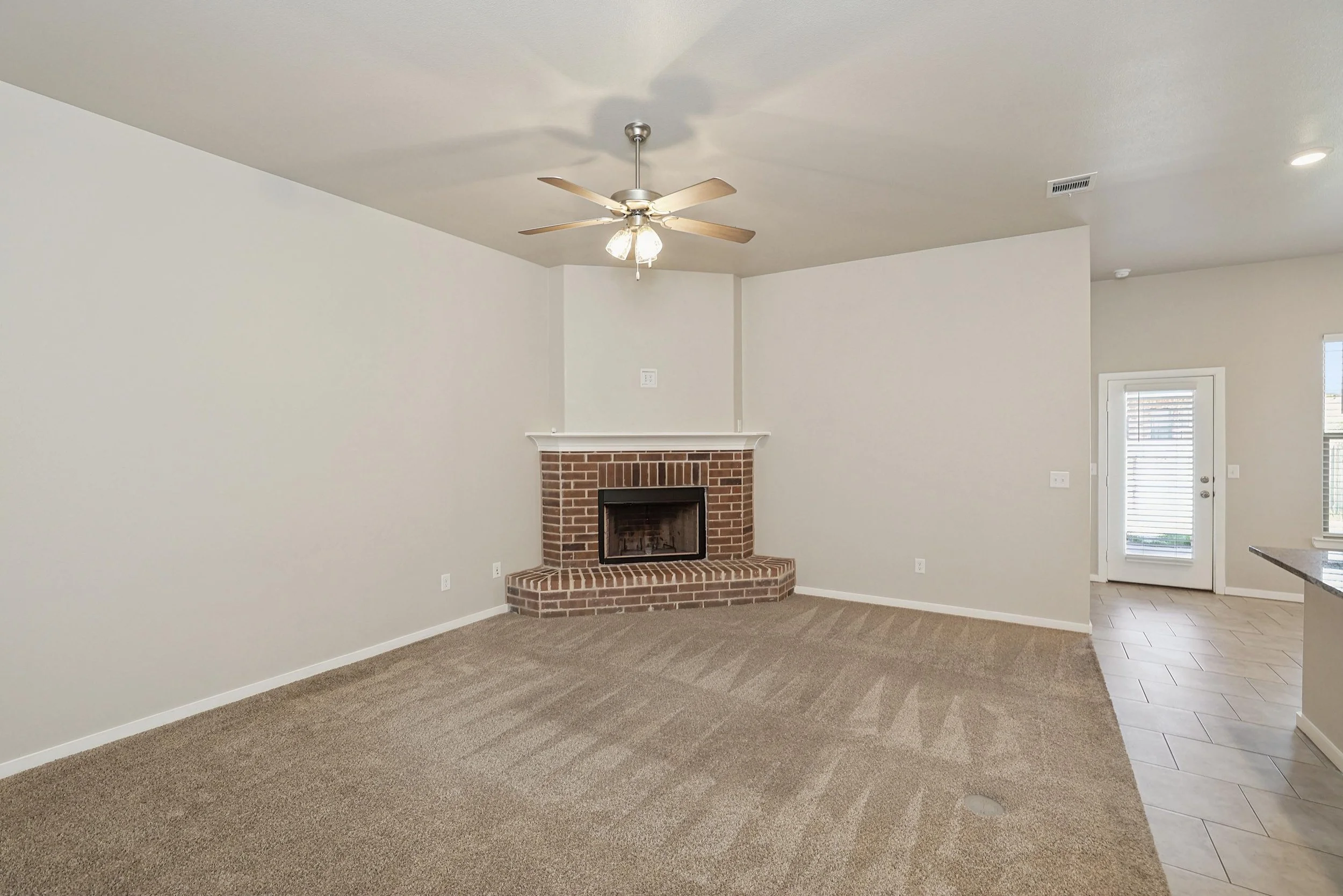 6-Living Area.jpg
