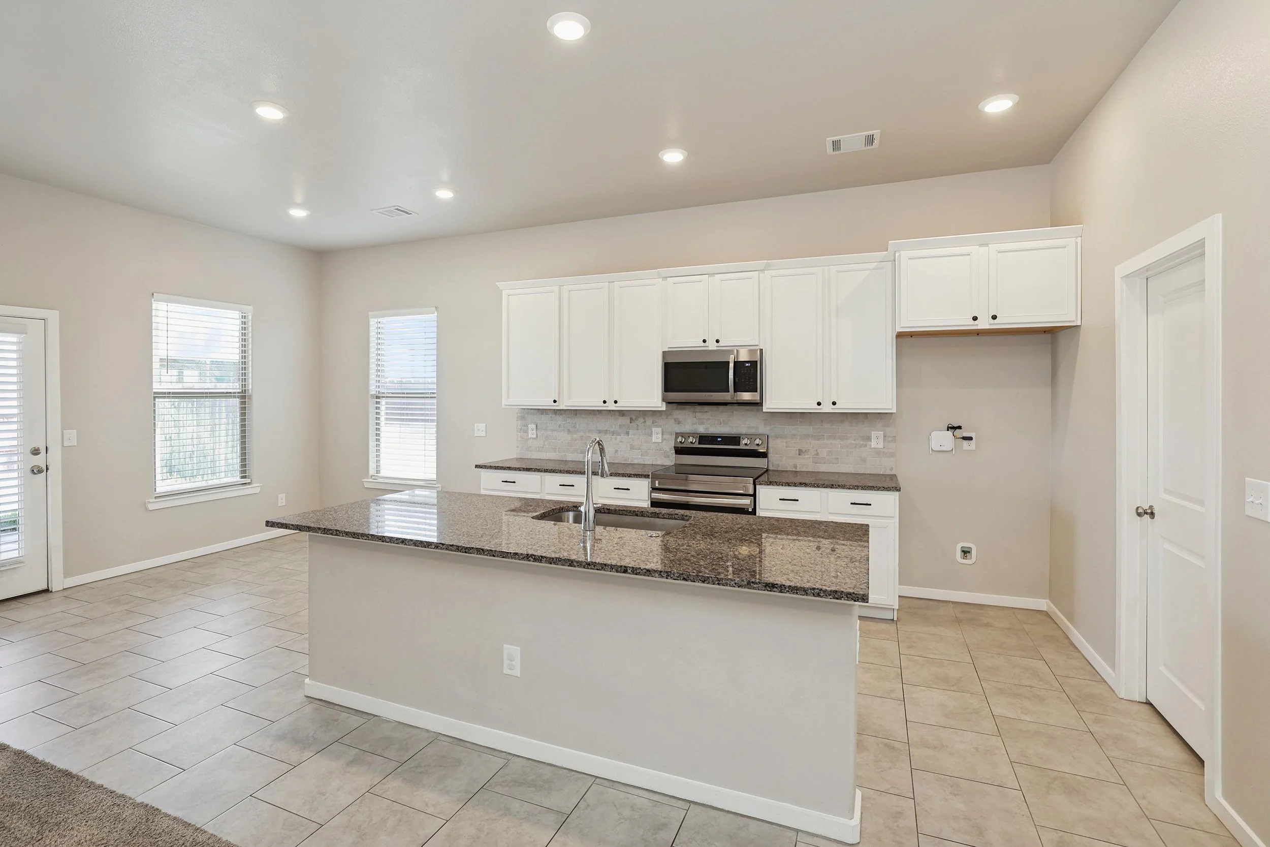 7-Kitchen.jpg