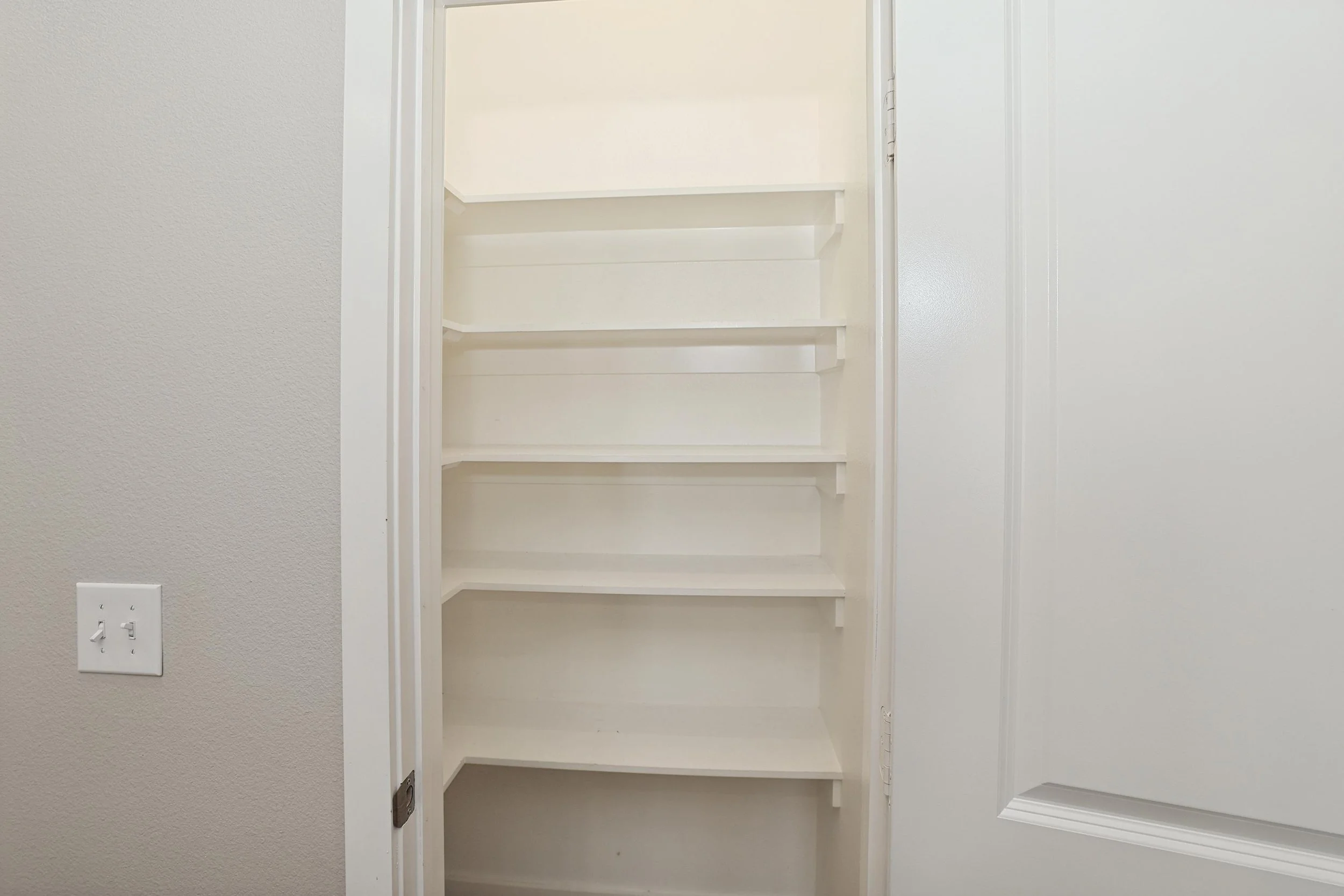 11-Pantry.jpg