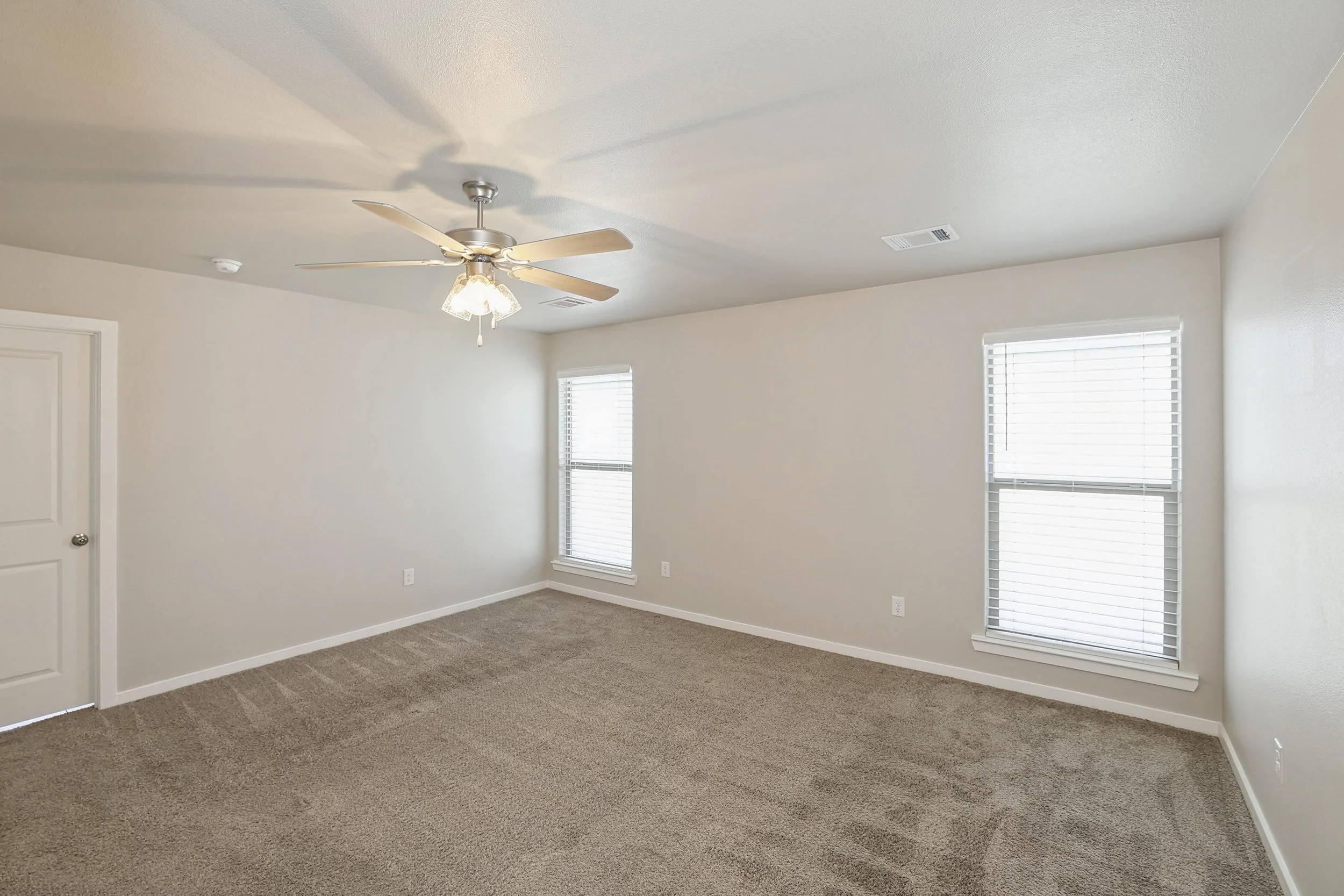 15-Primary Bedroom.jpg