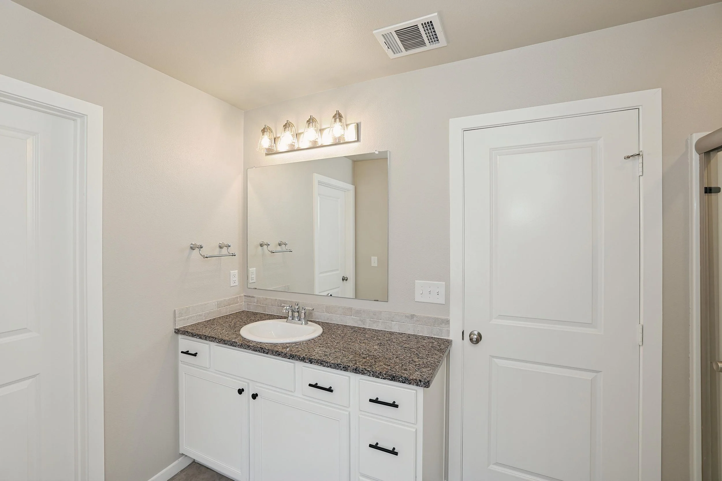18-Primary Bath.jpg