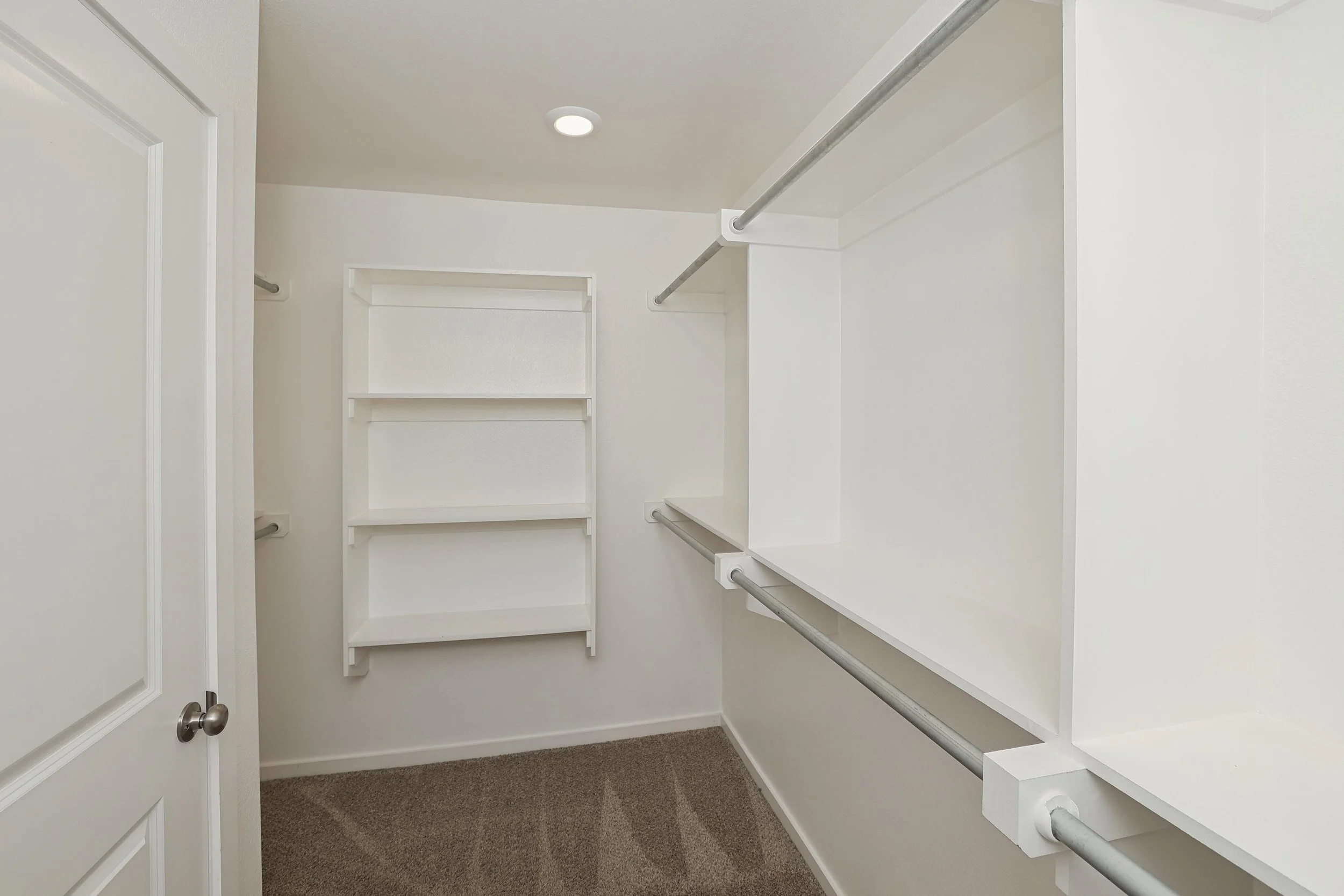 20-Primary Closet.jpg