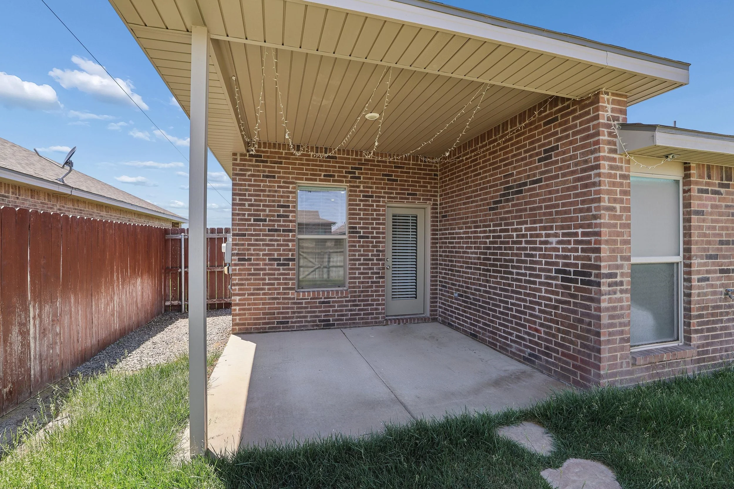 29-Back Patio.jpg