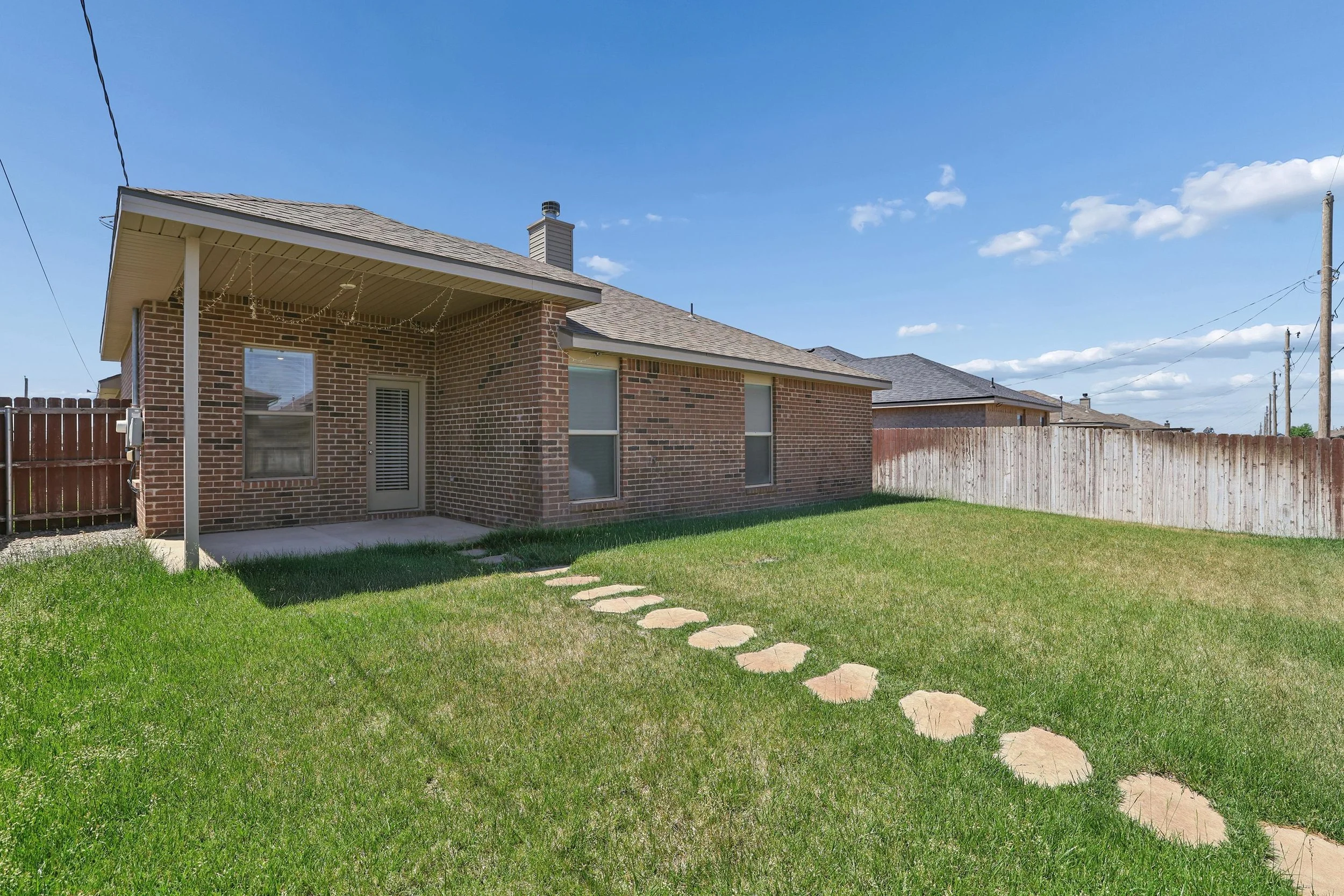 30-Backyard.jpg
