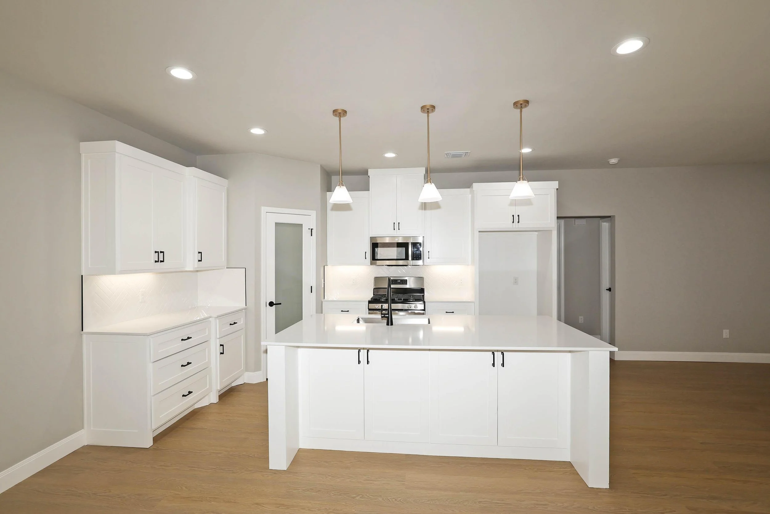 9-Kitchen.jpg