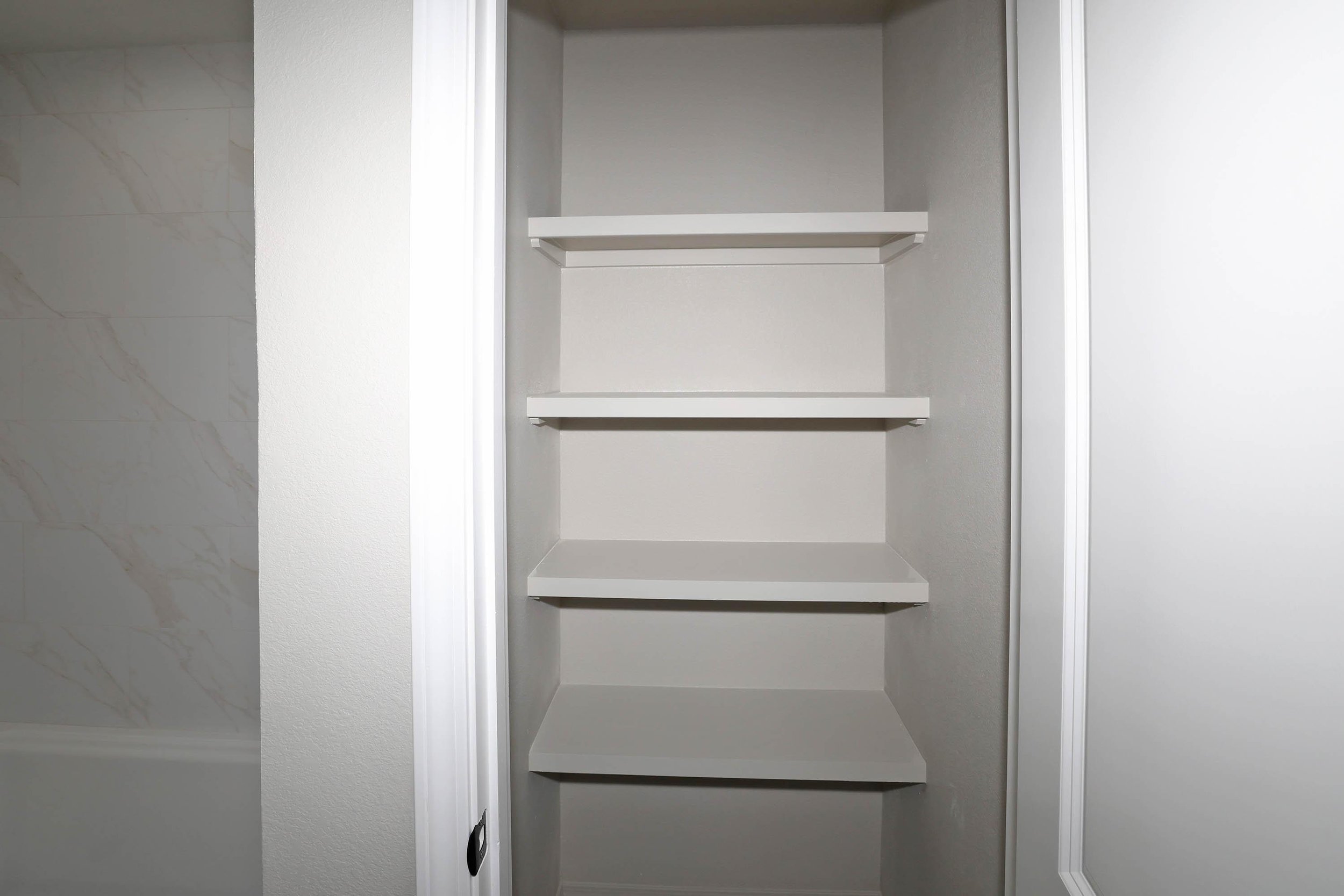 20-Primary Bath Linen Closet.jpg