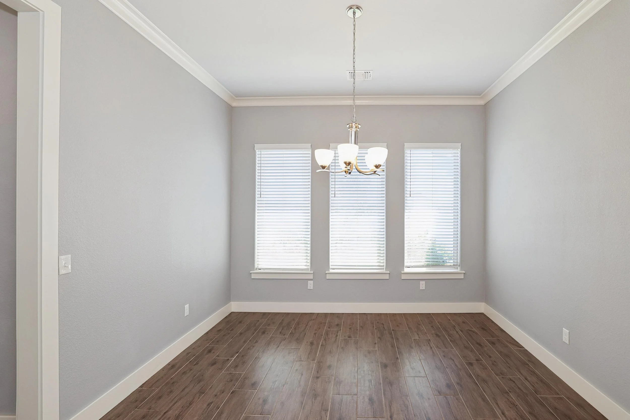12-Formal Dining Area.jpg