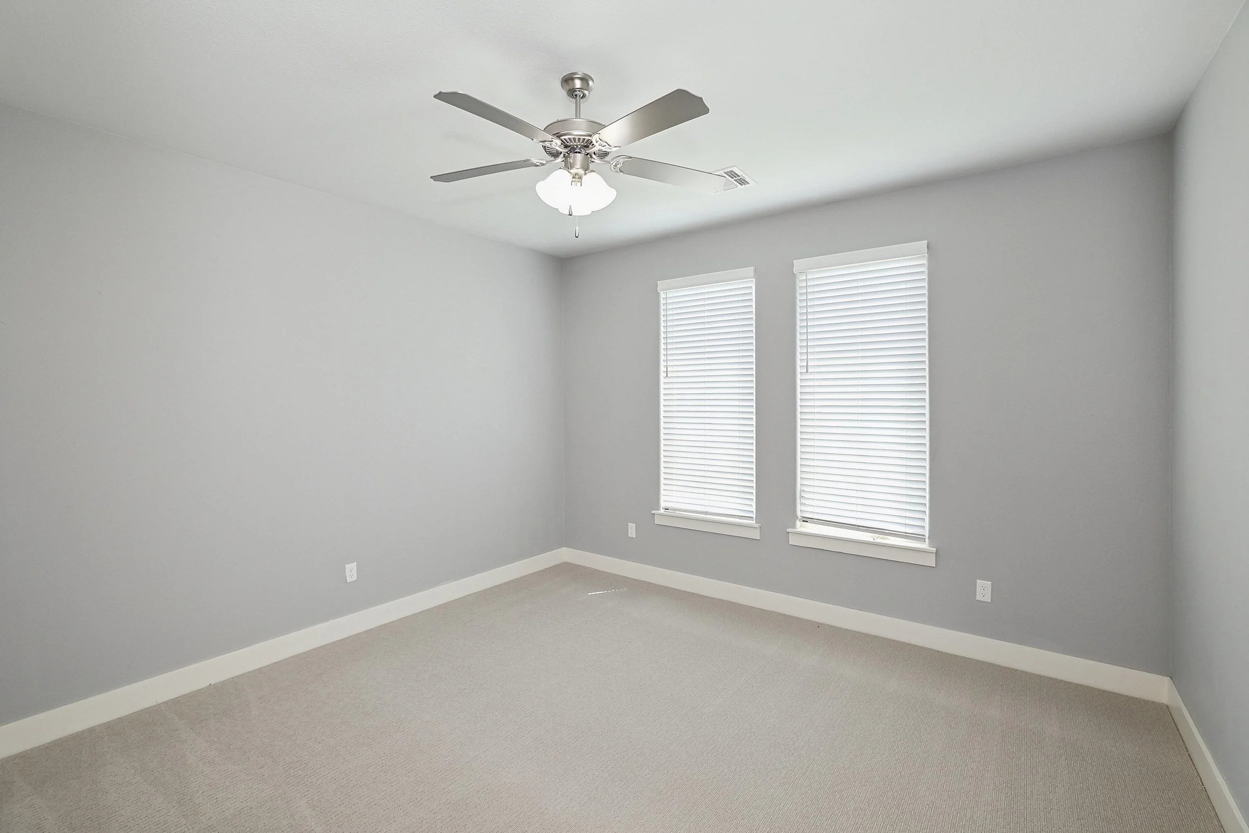 25-2nd Bedroom.jpg