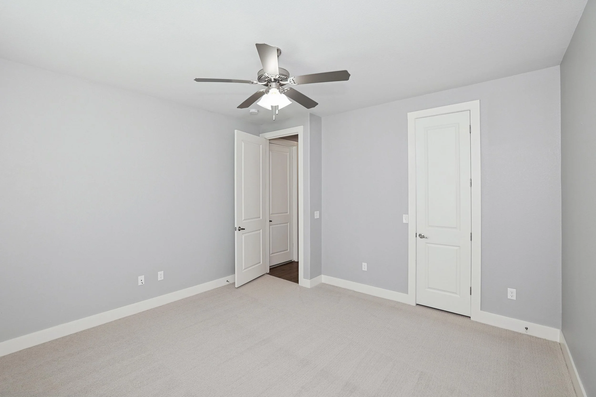 26-2nd Bedroom.jpg