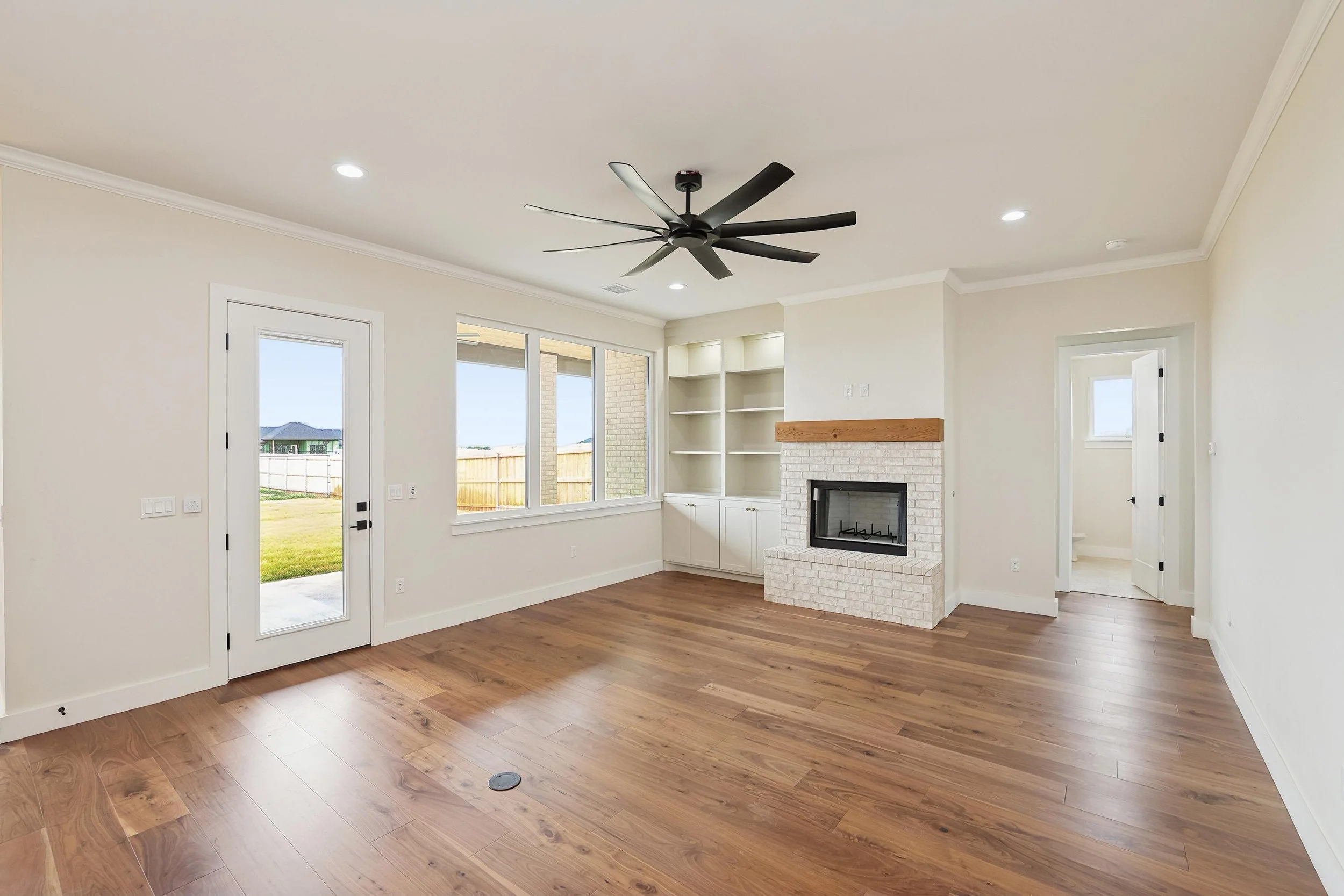 3-Living Area.jpg