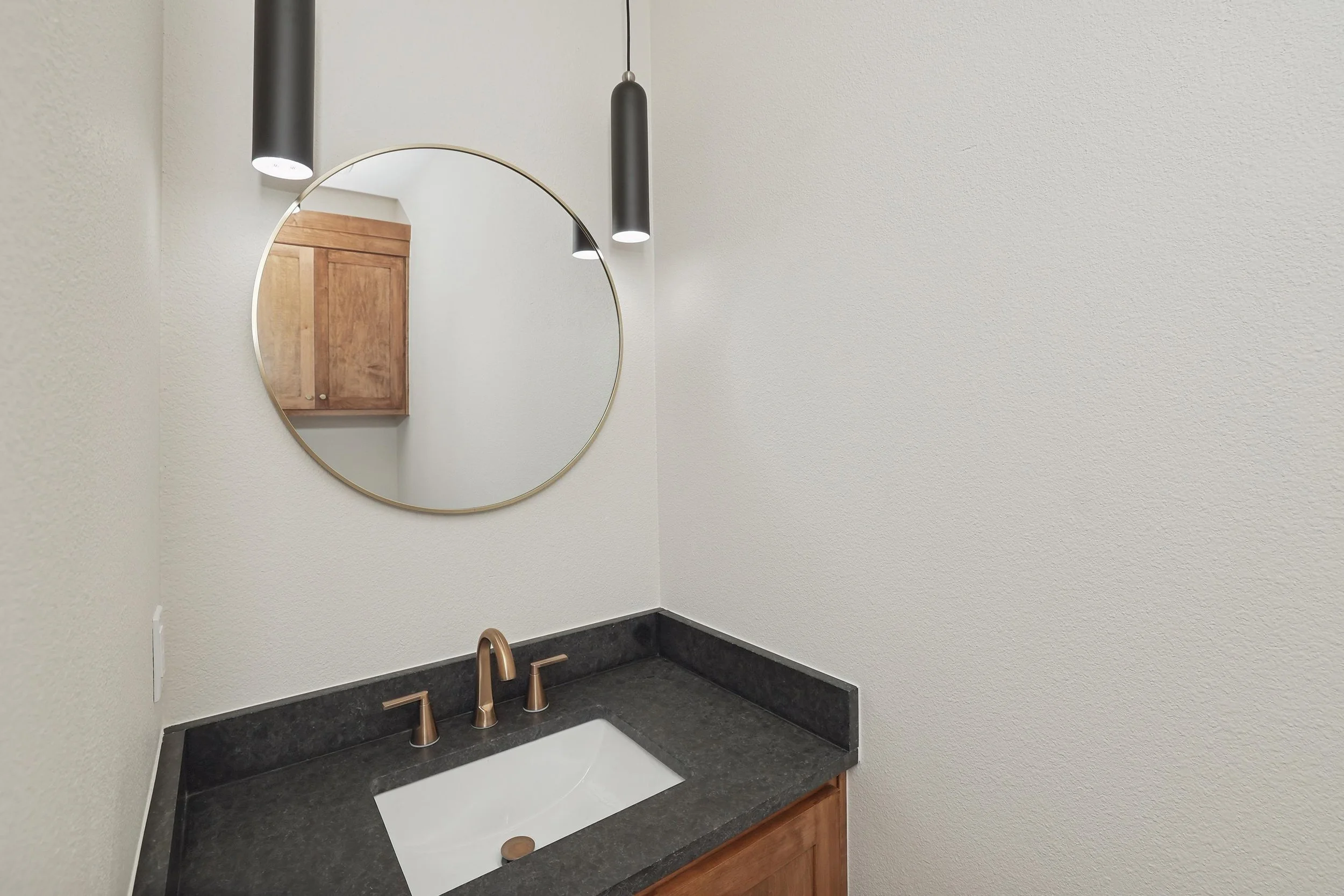 22-Half Bath.jpg