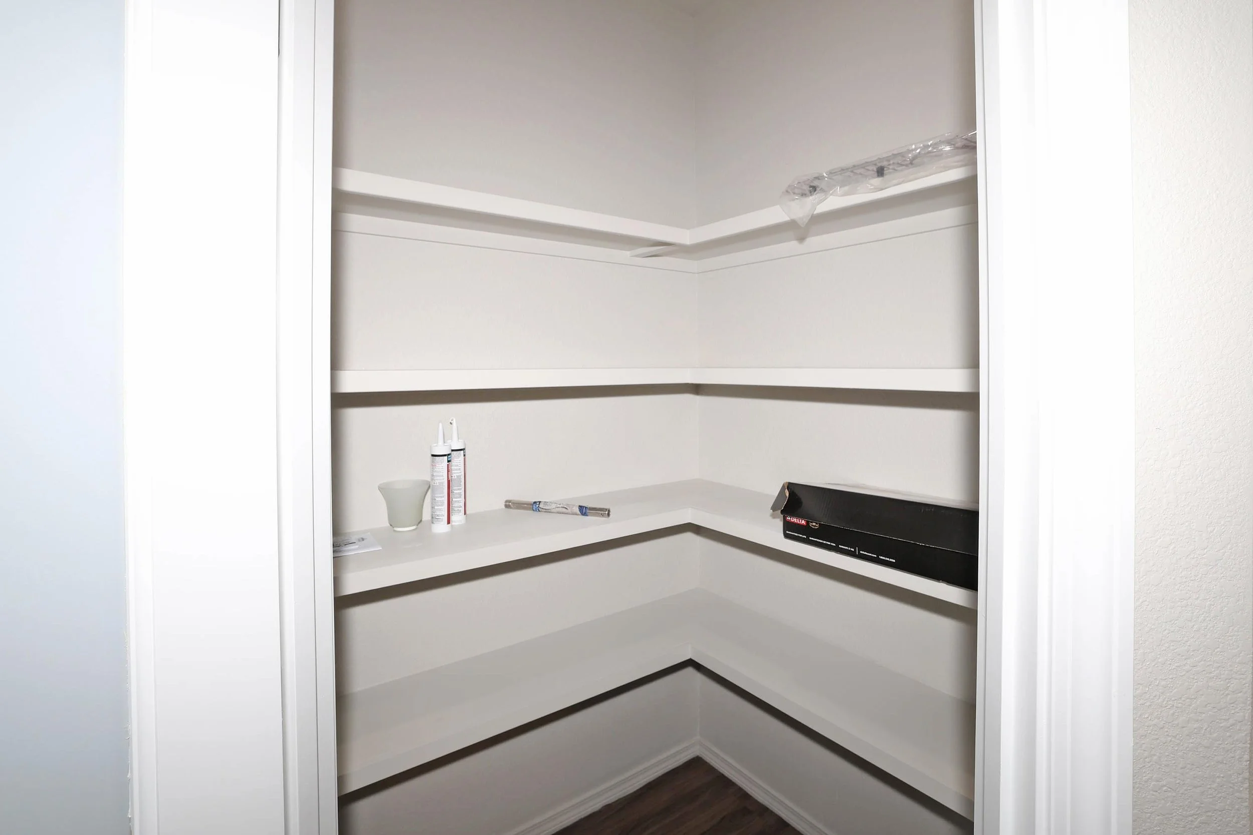 8-Kitchen Pantry.jpg