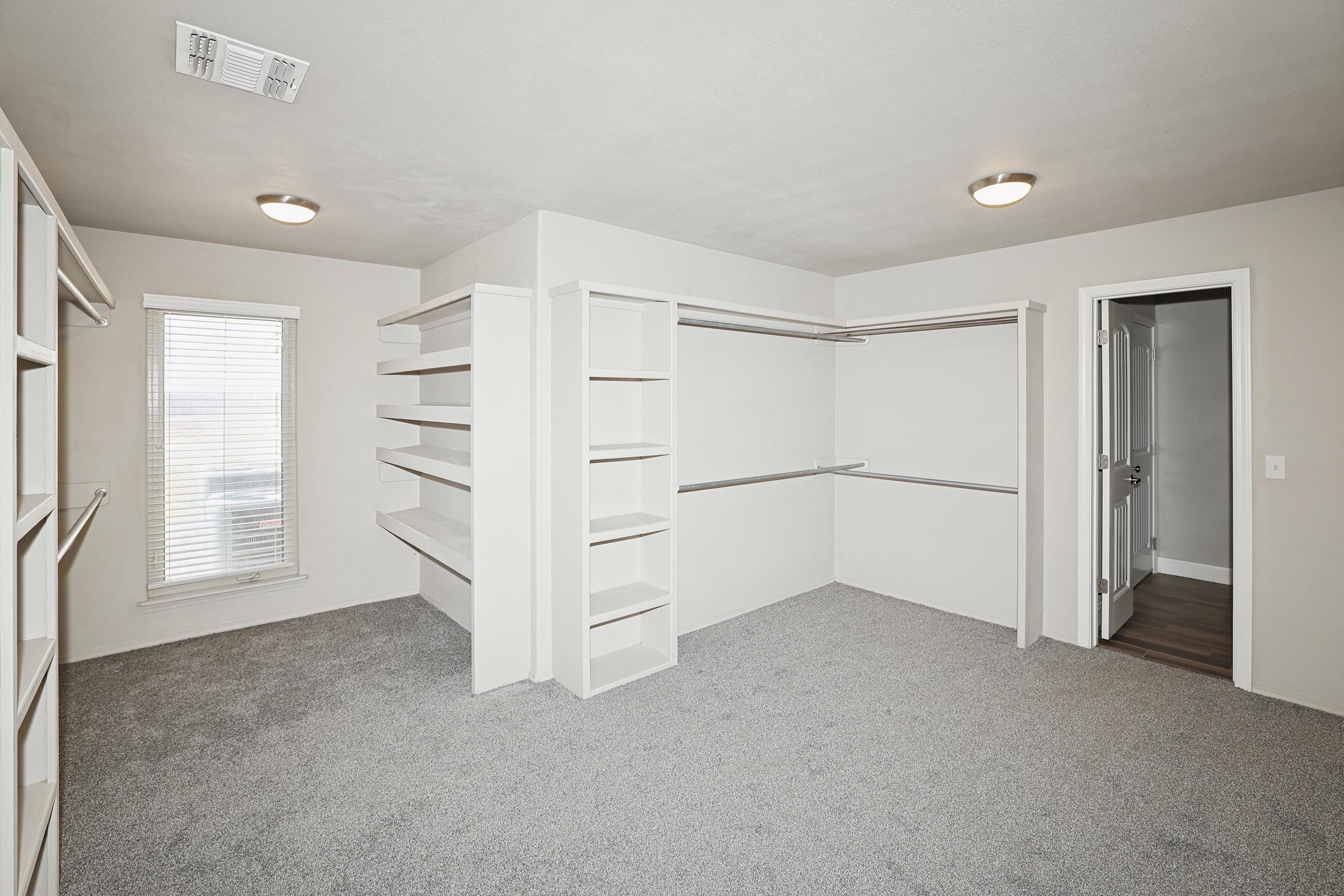19-Primary Closet.jpg