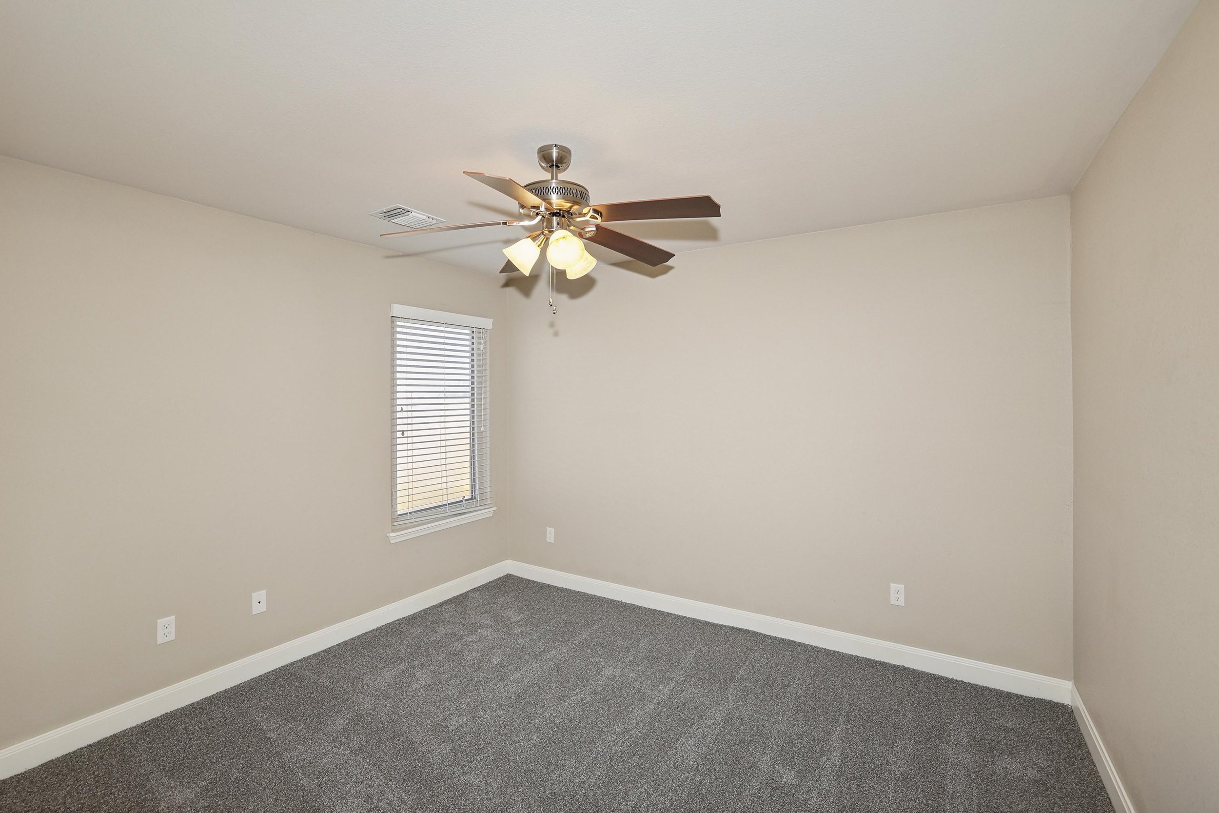 22-2nd Bedroom.jpg