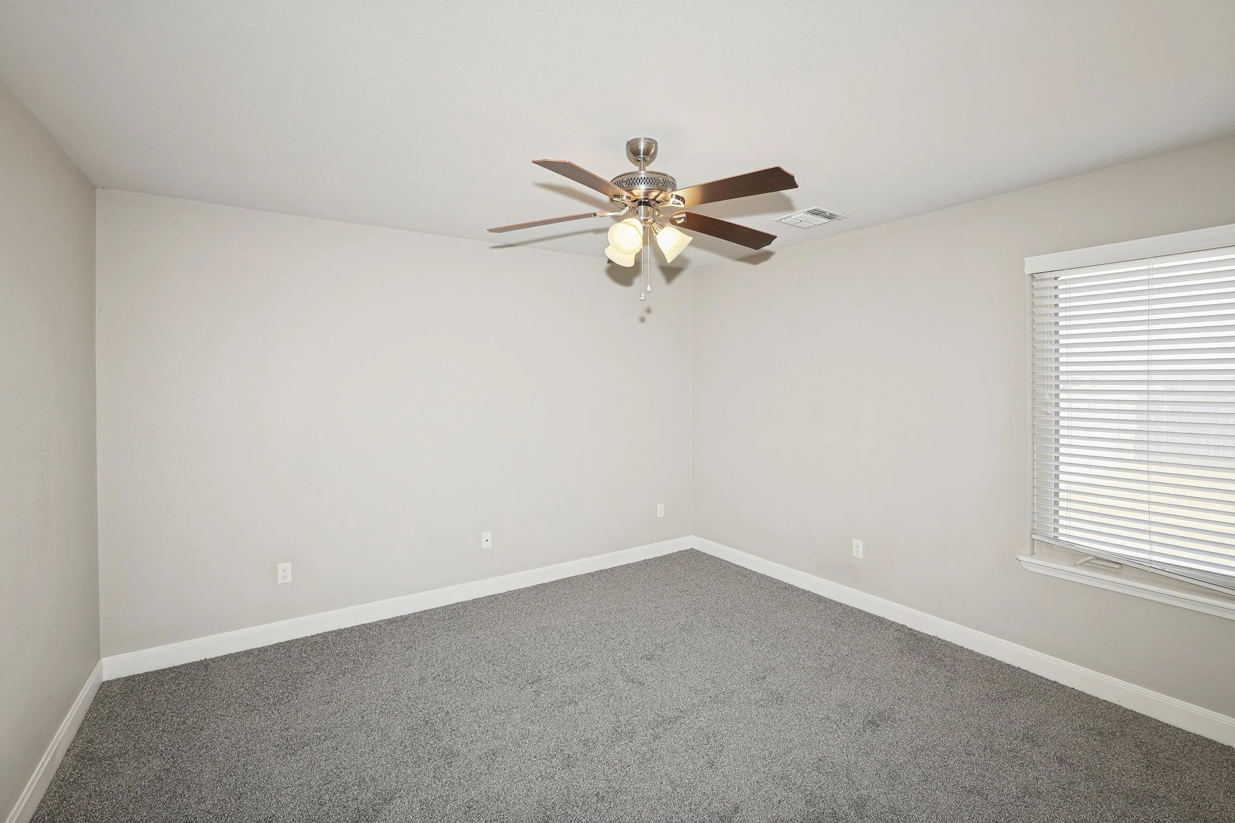 28-4th Bedroom.jpg