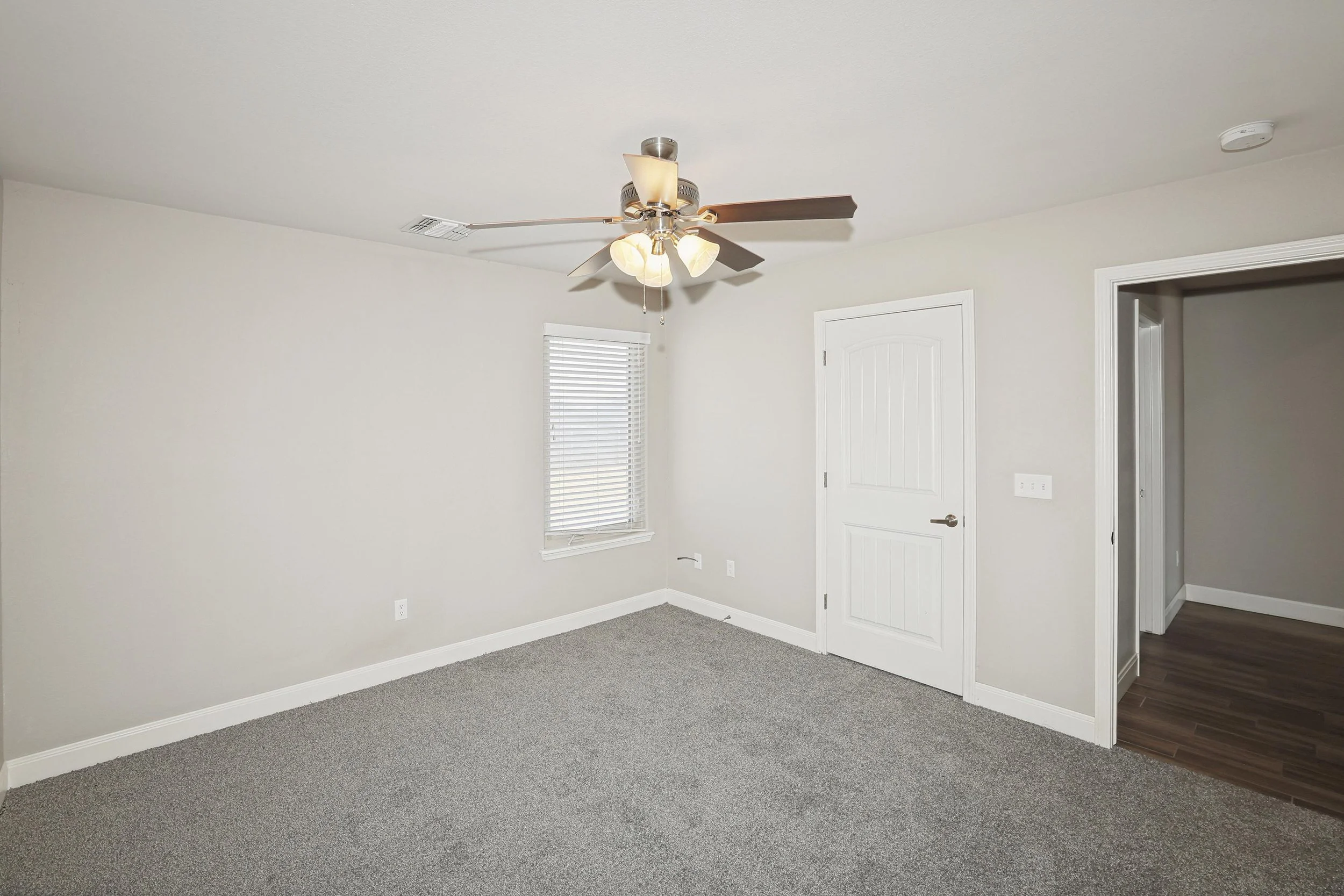 29-4th Bedroom.jpg