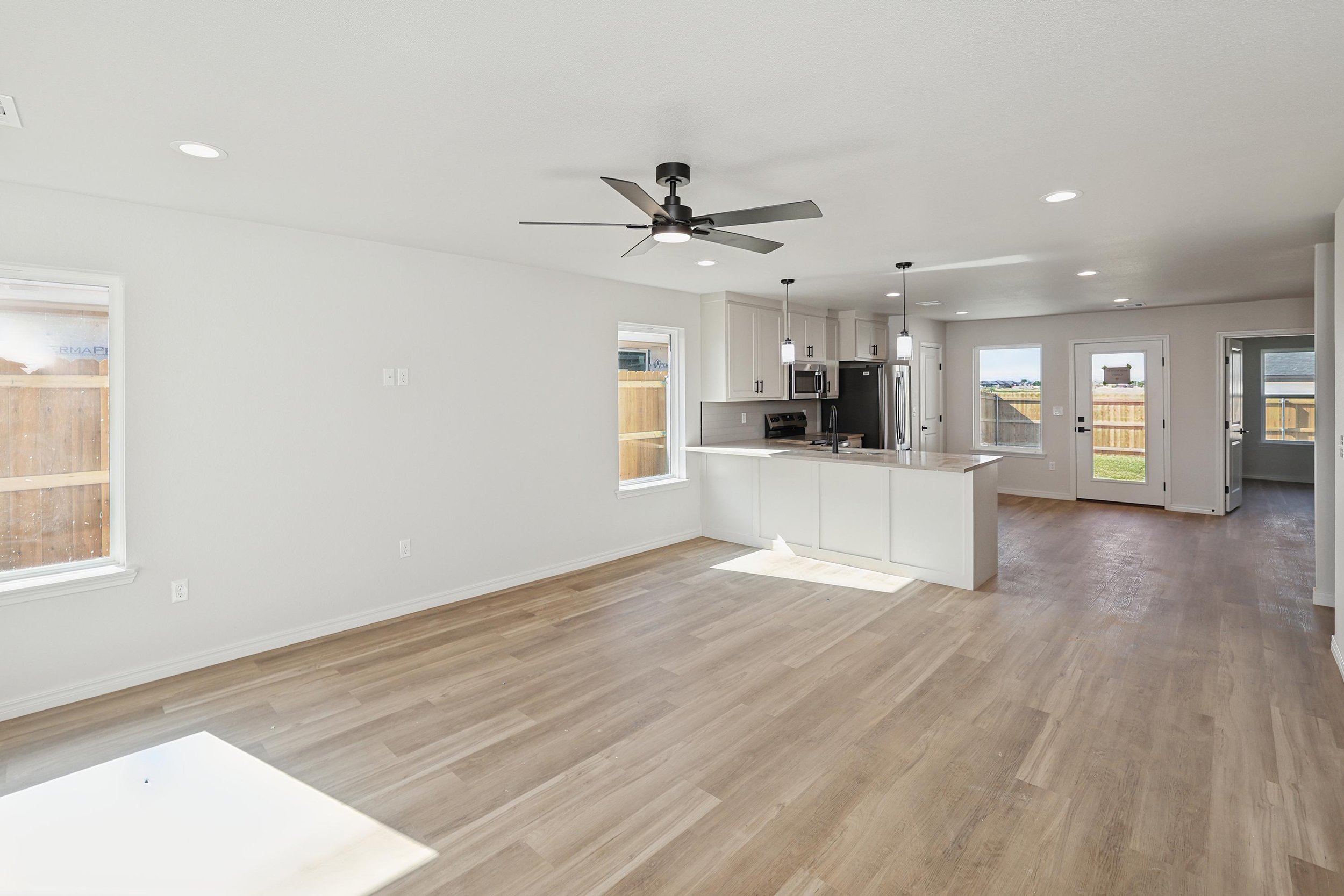 4-Living Area.jpg