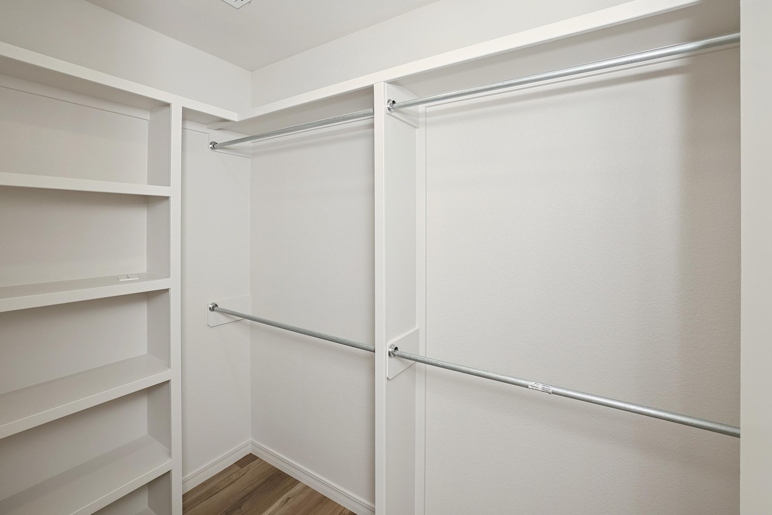 14-Primary Closet.jpg