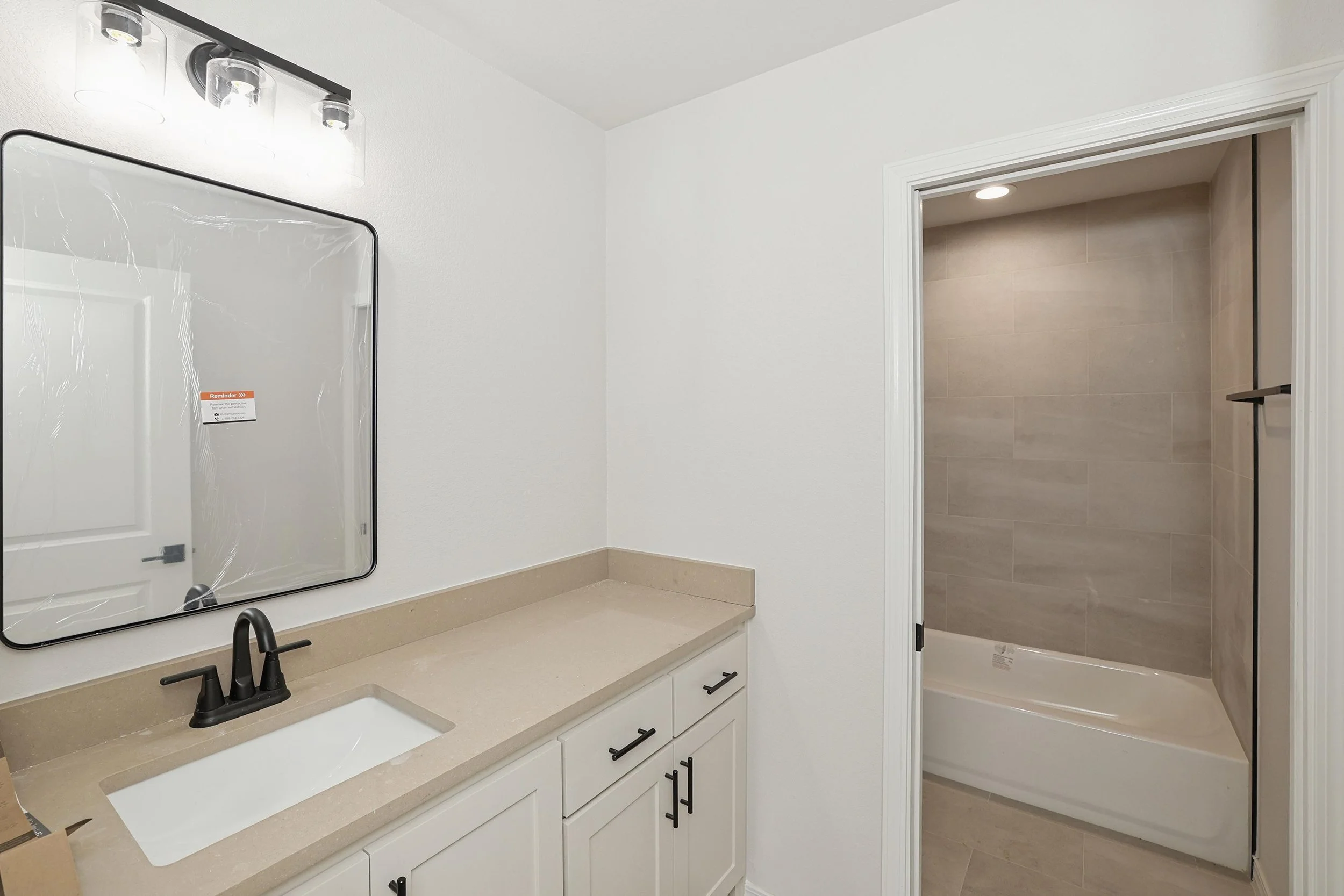 18-Bathroom.jpg