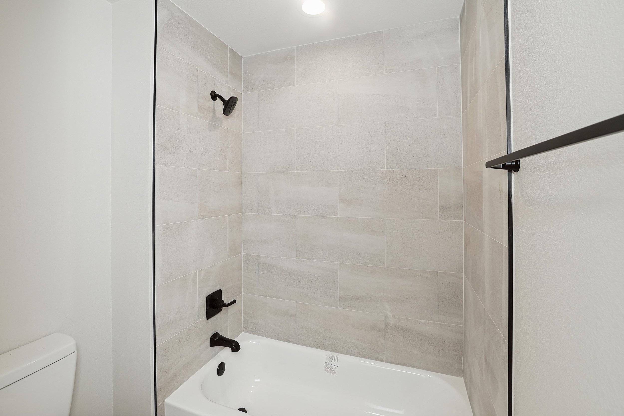 19-Bathroom Shower.jpg