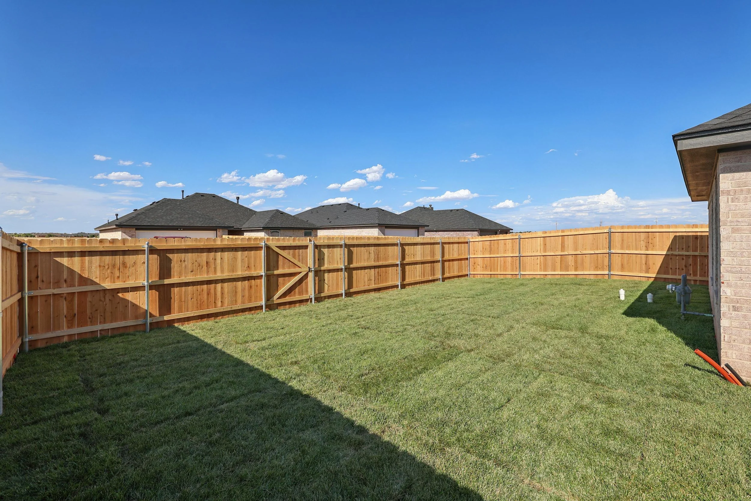 24-Backyard.jpg