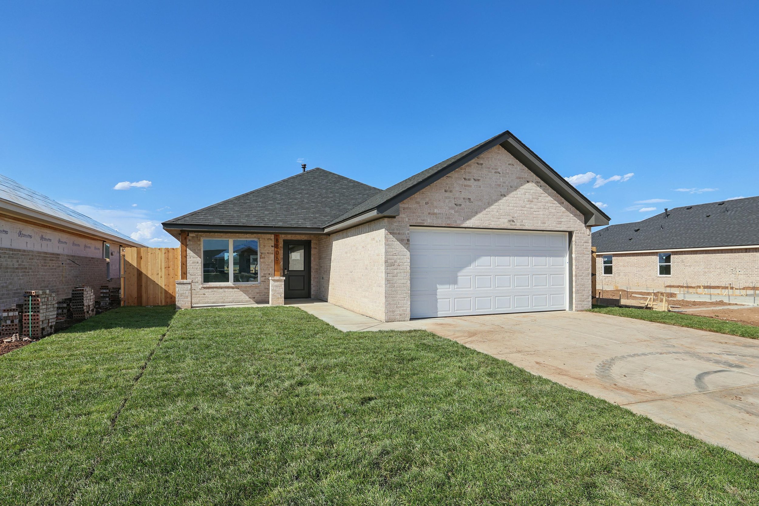 8904 Oakleaf