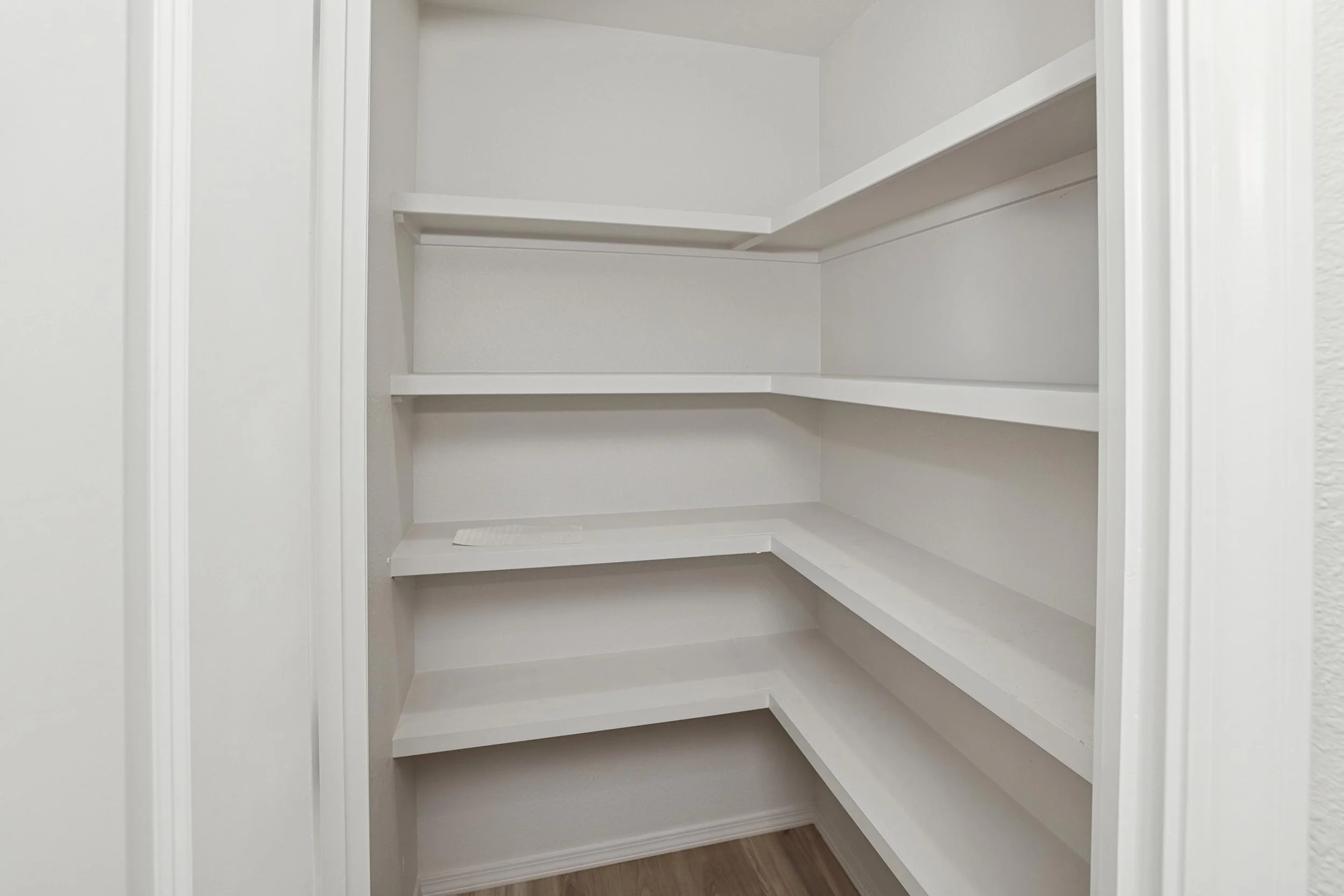 8-Pantry.jpg