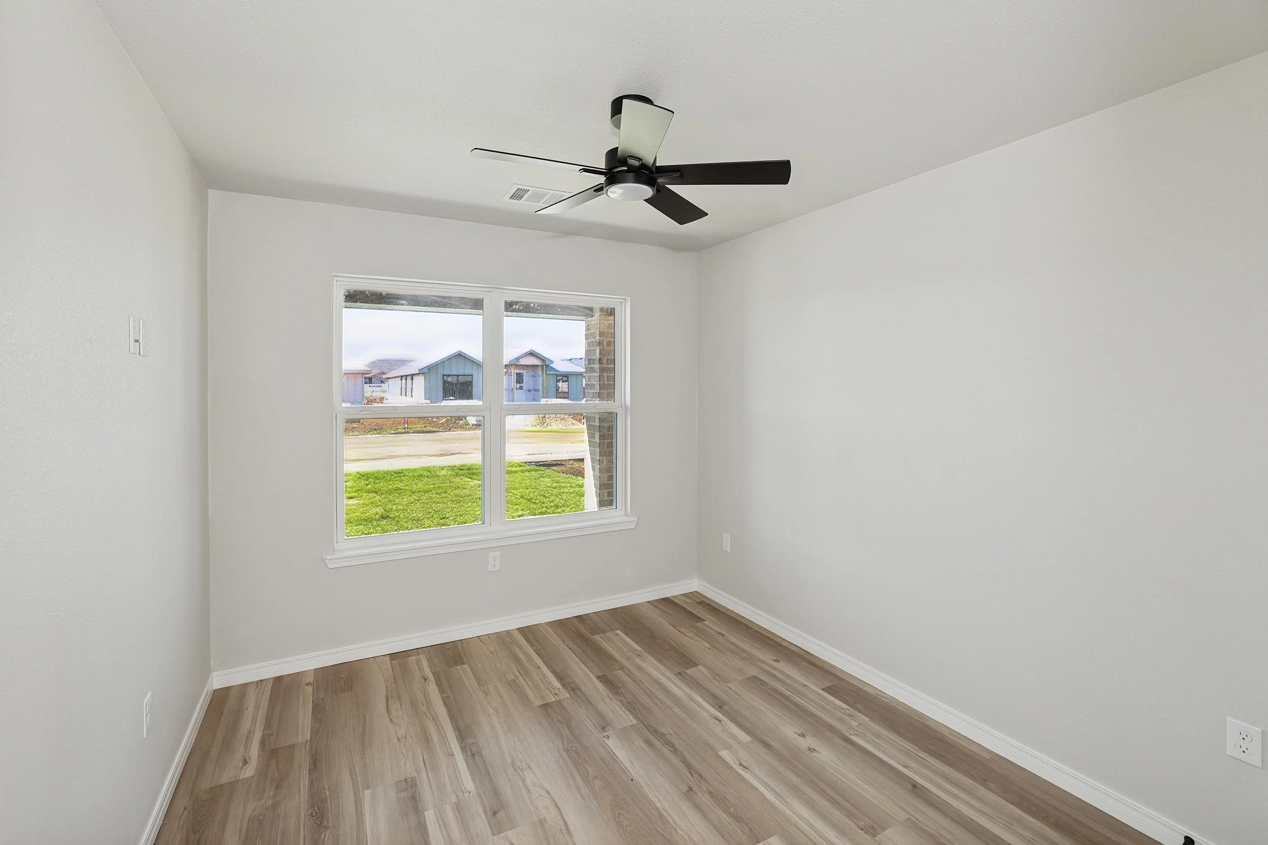 15-2nd Bedroom.jpg