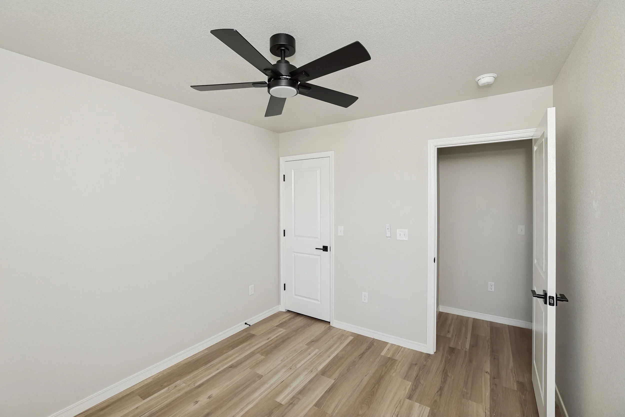 16-2nd Bedroom.jpg