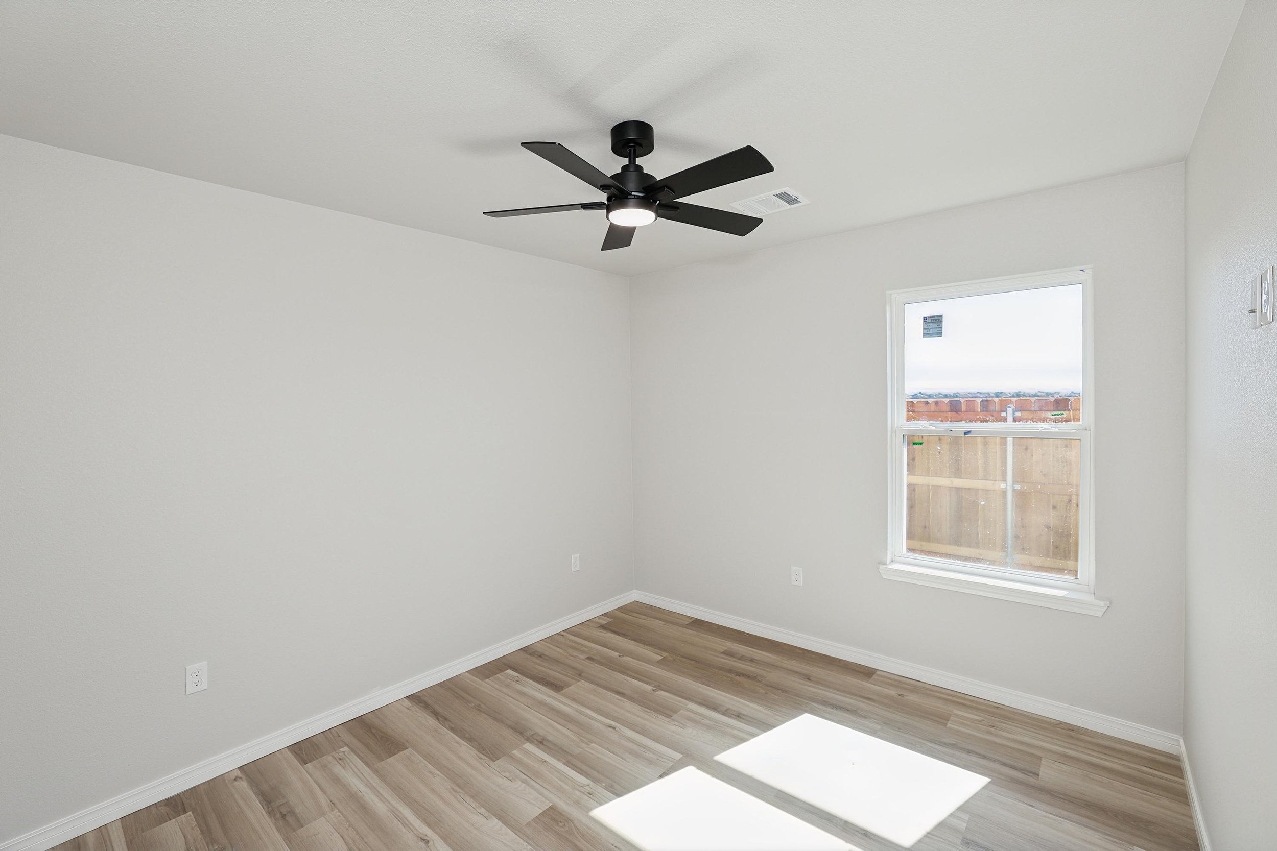 17-3rd Bedroom.jpg