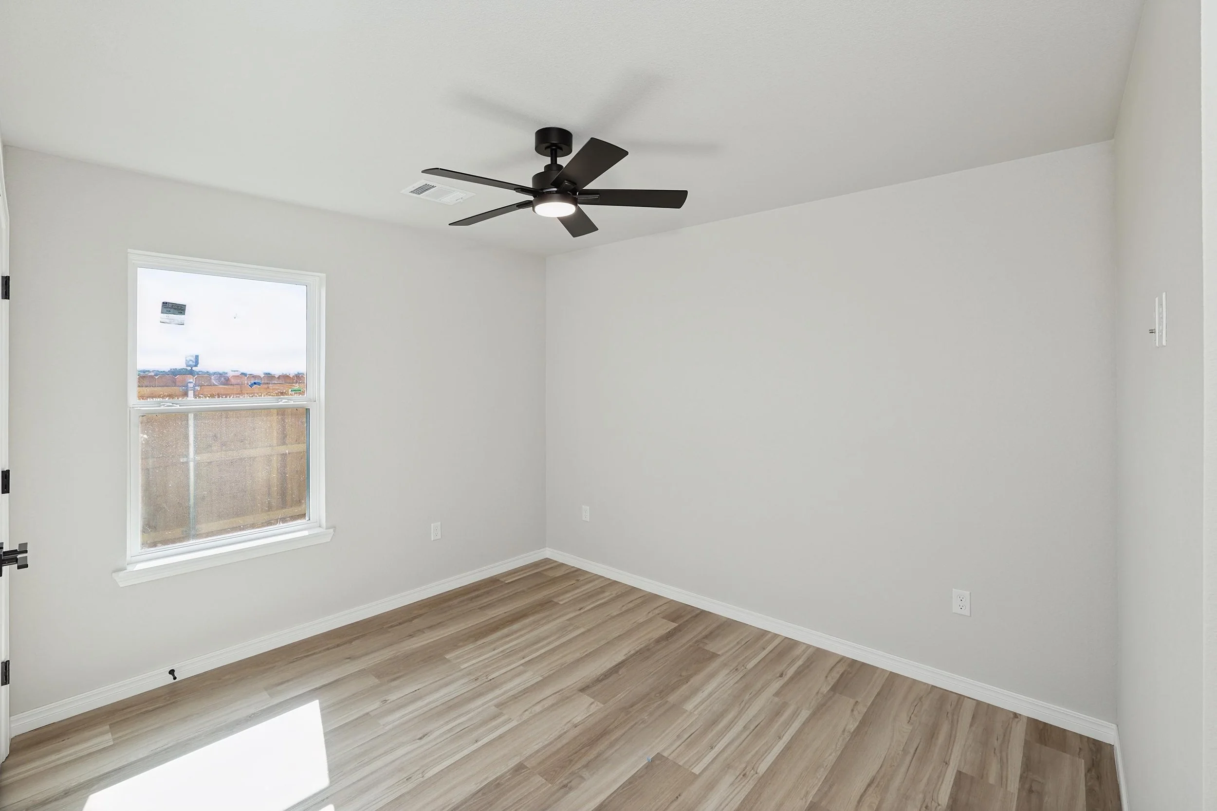 19-4th Bedroom.jpg