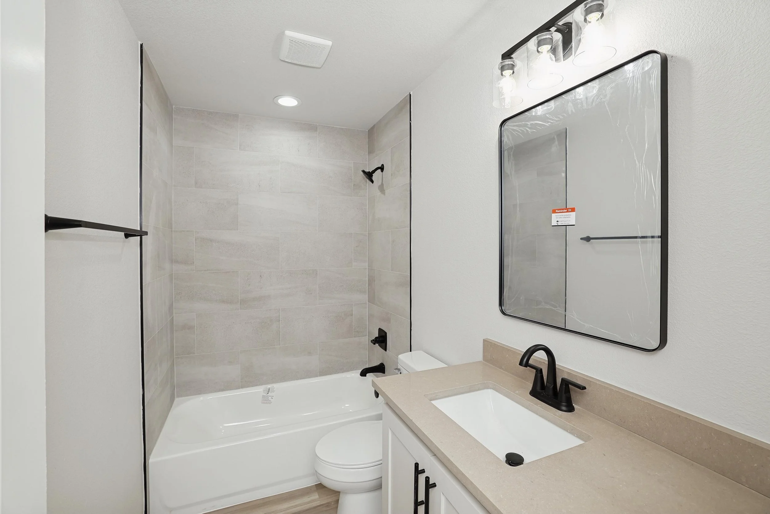 21-Bathroom.jpg