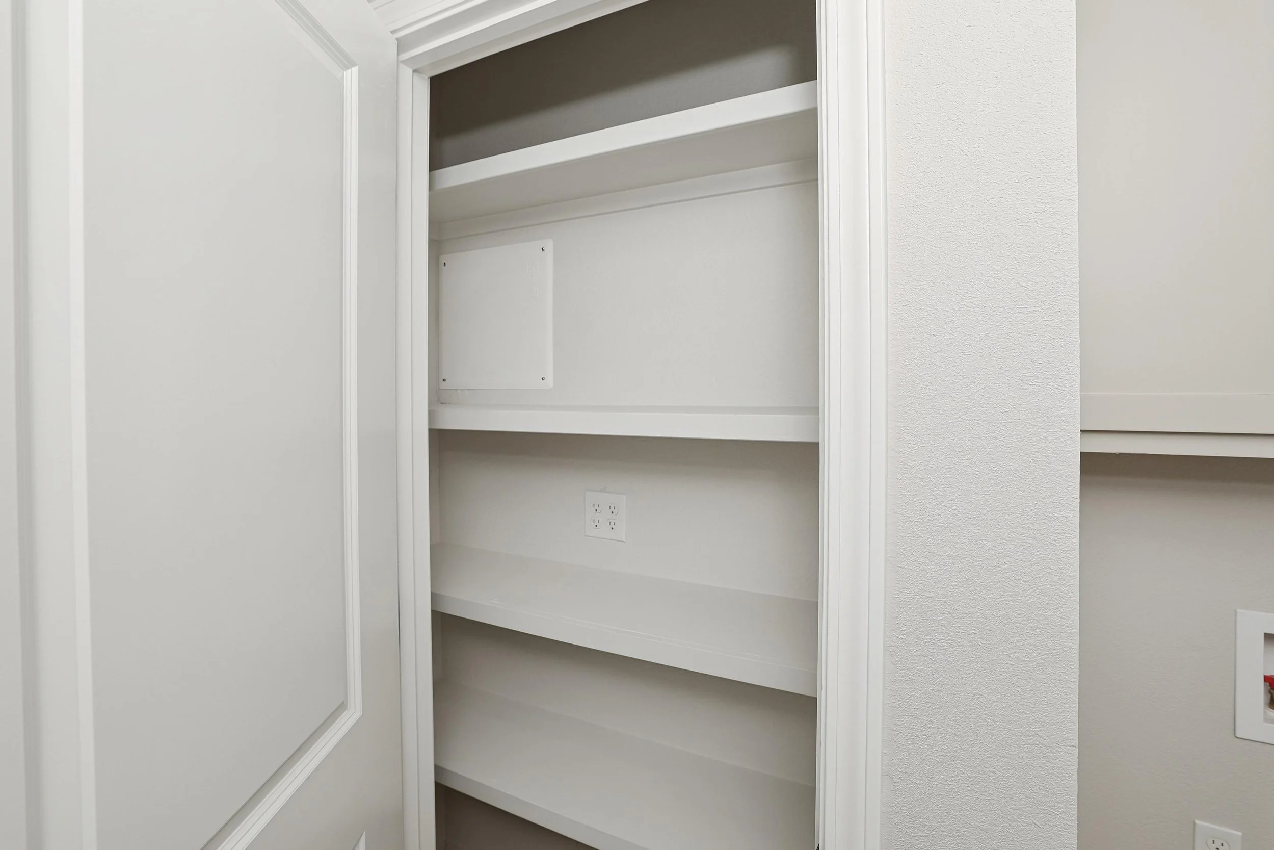 24-Utility Storage.jpg