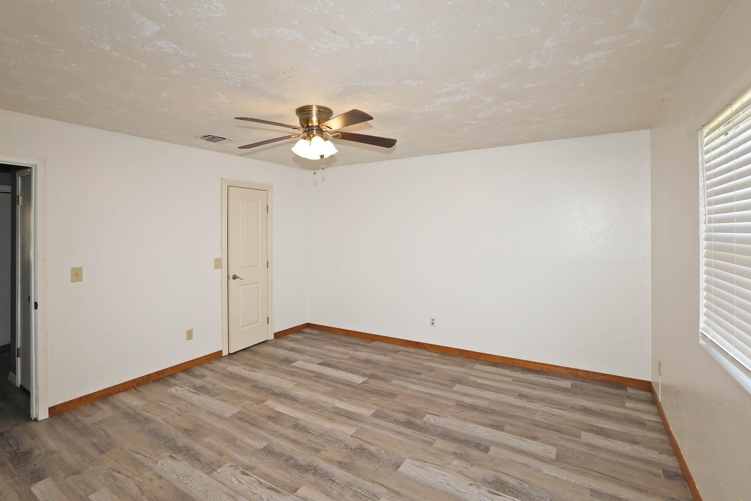 14-Primary Bedroom.jpg