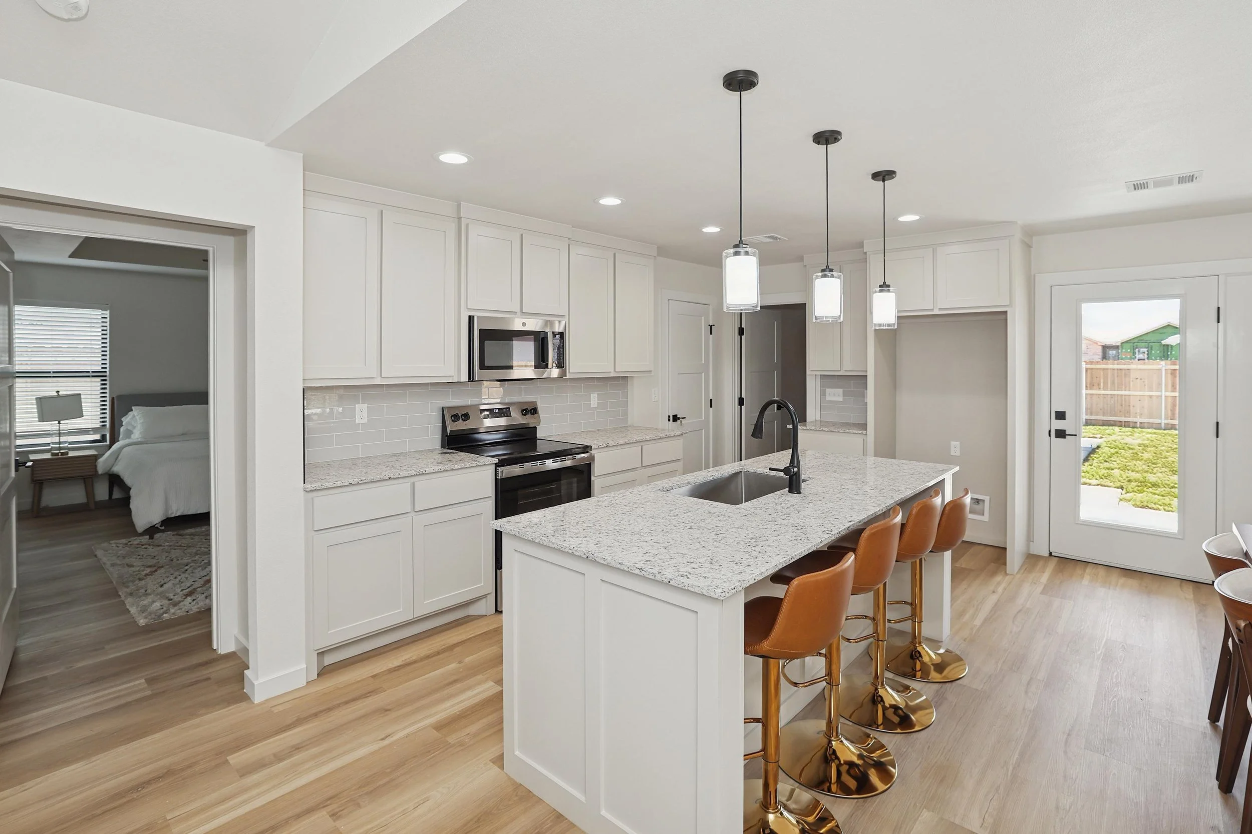 8-Kitchen.jpg