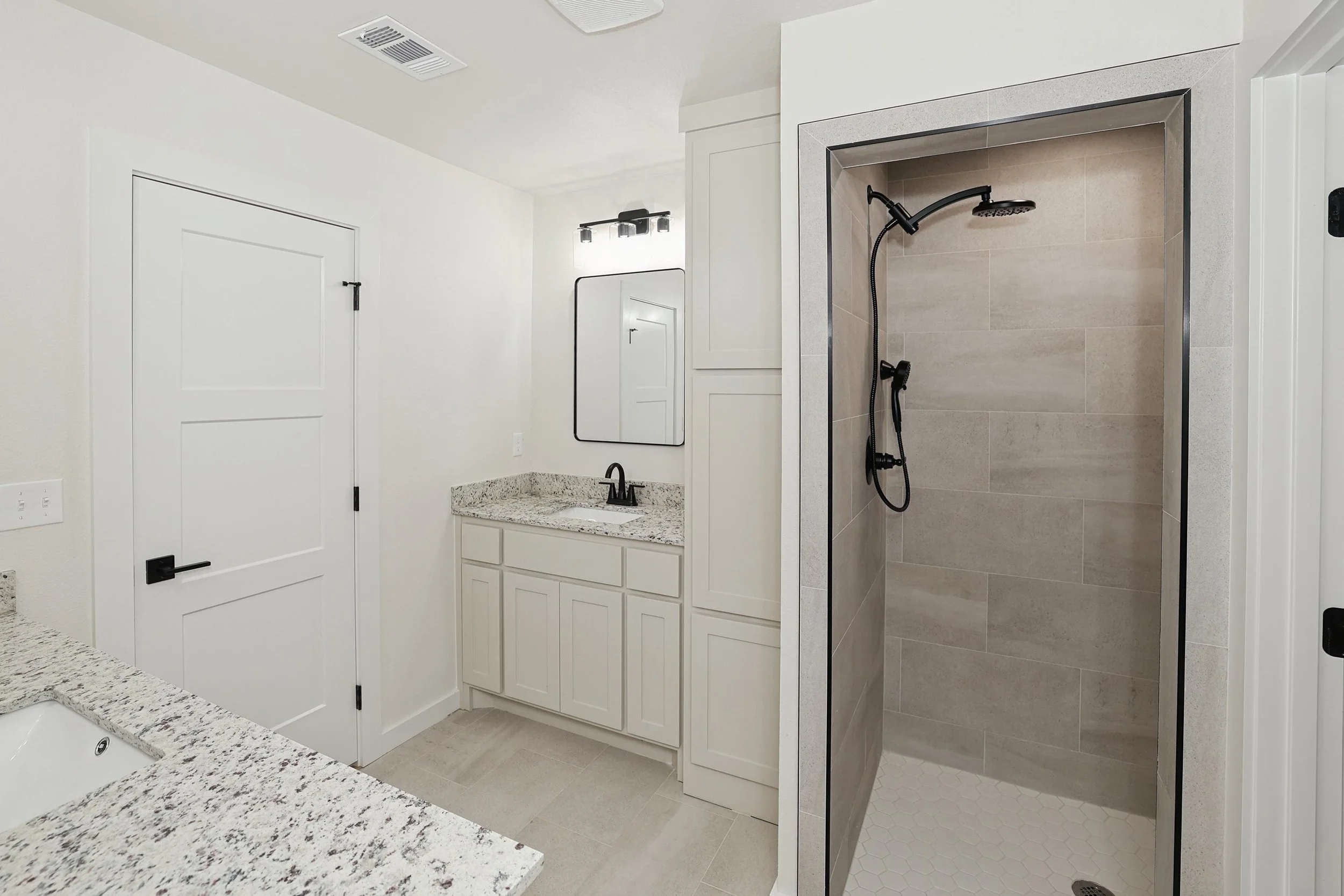 15-Primary Bath.jpg