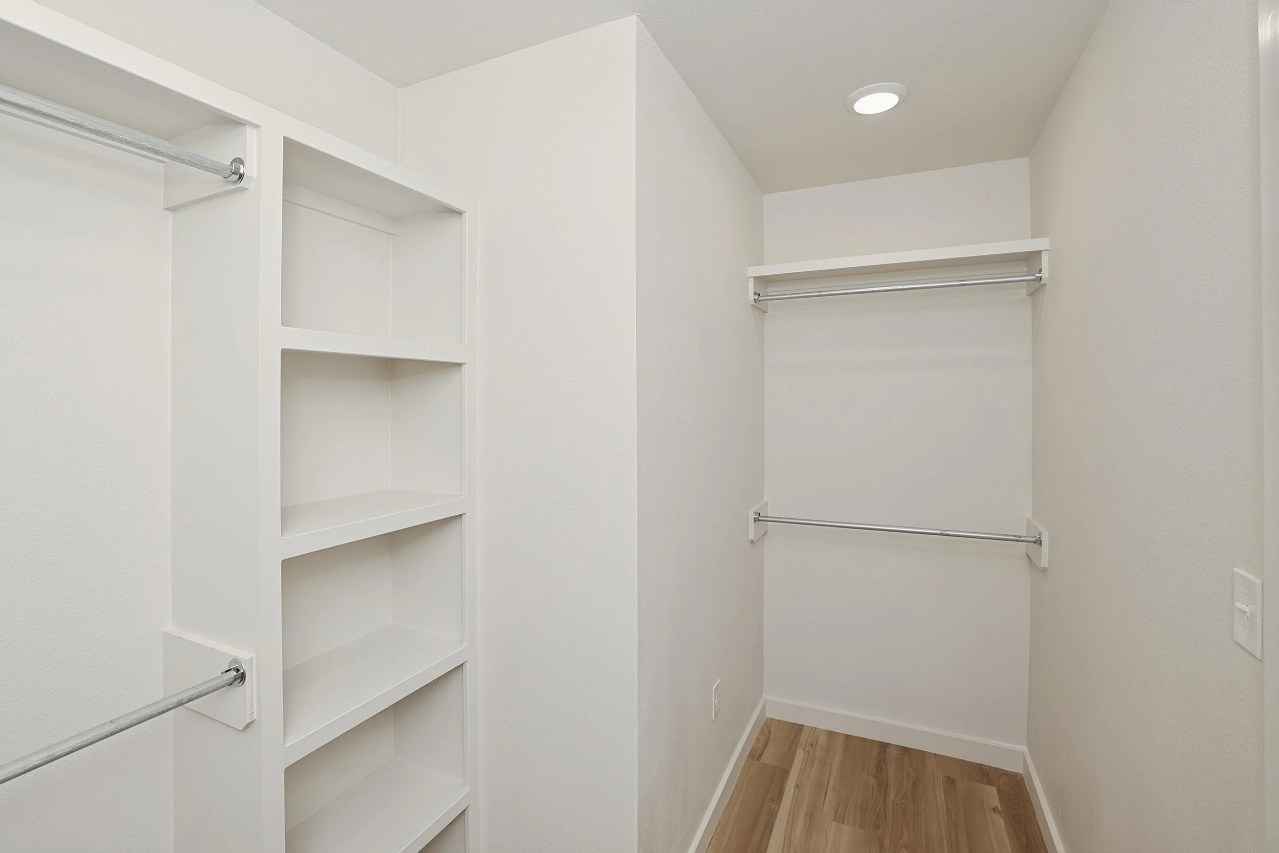 17-Primary Closet.jpg