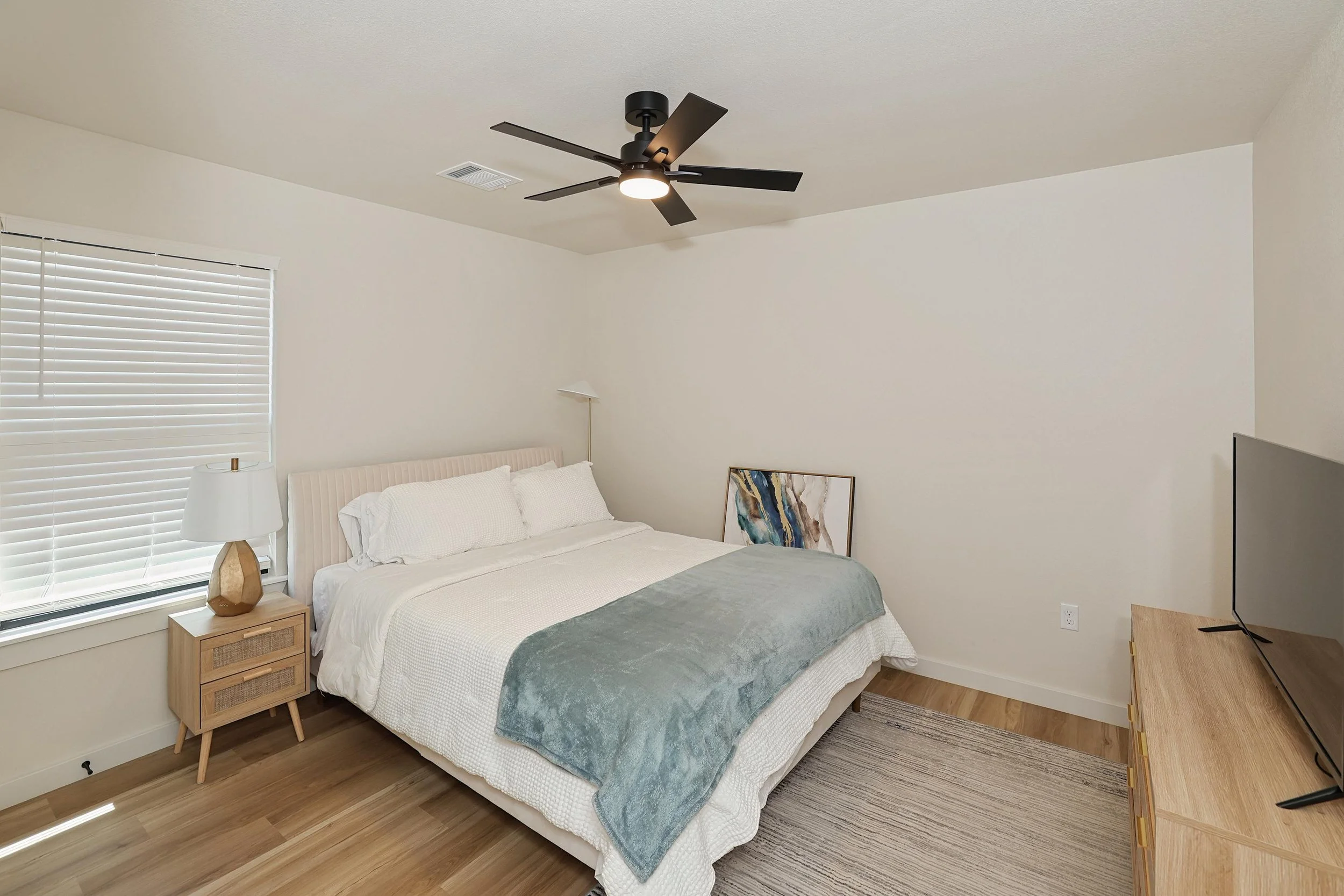 21-3rd Bedroom.jpg