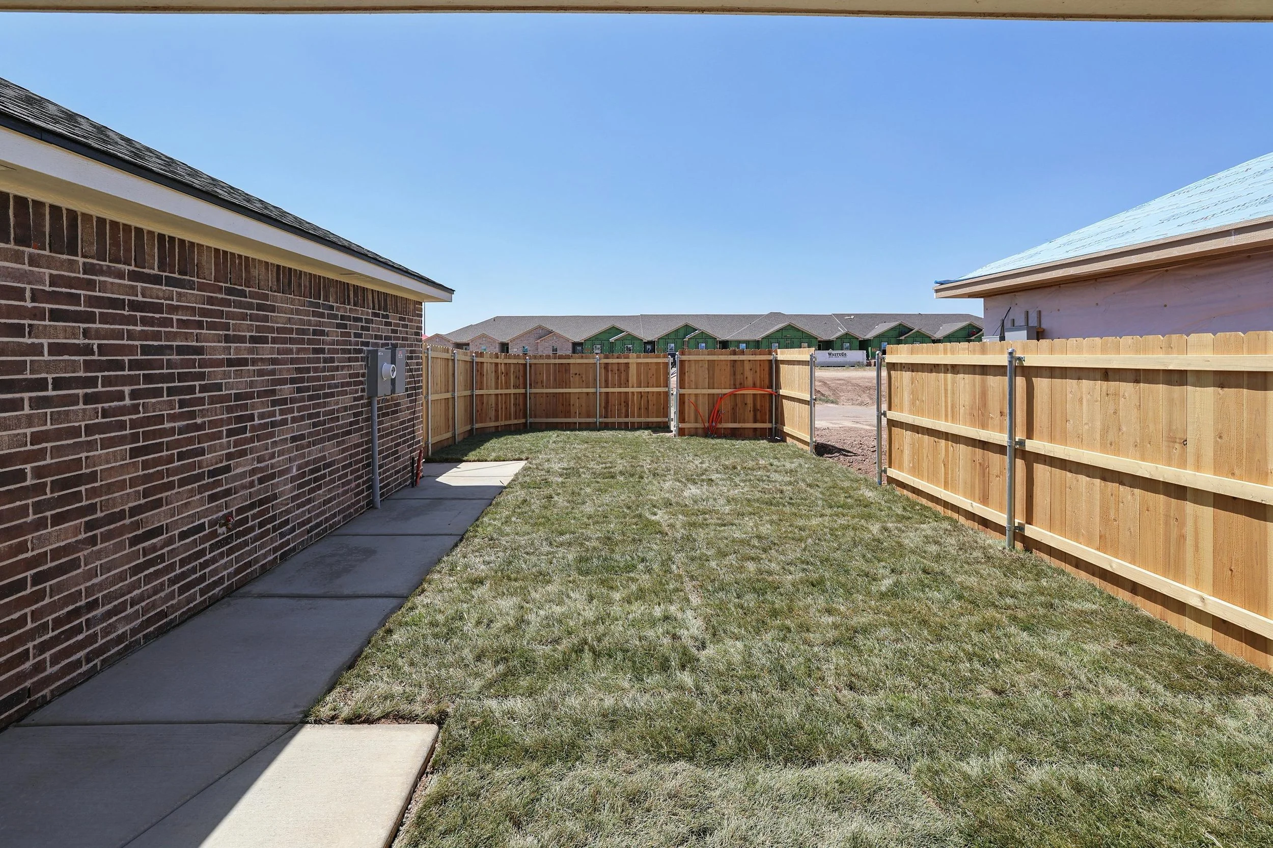 29-Backyard.jpg