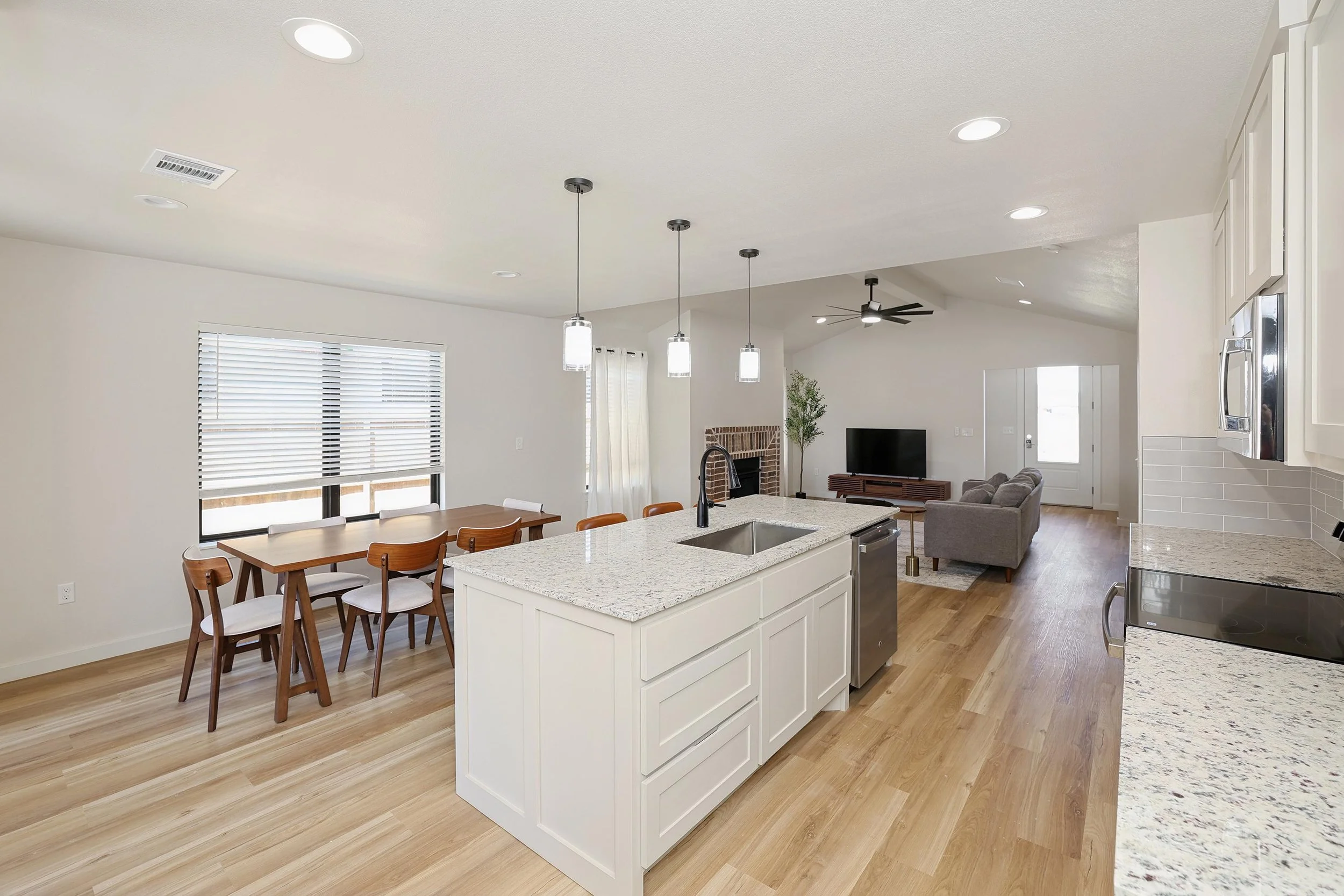 7-Kitchen Open Floorplan.jpg